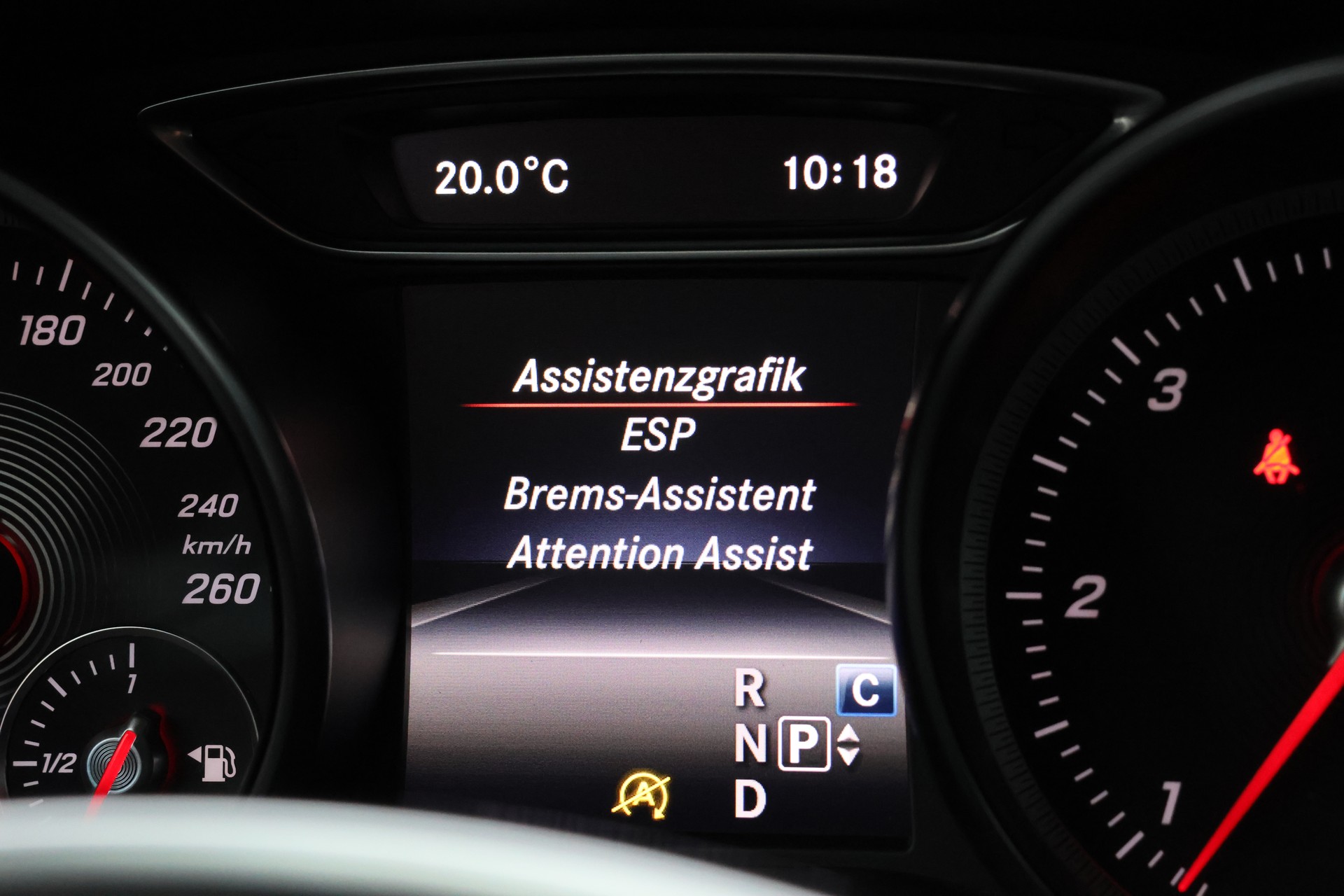MERCEDES-BENZ GLA 200 d Swiss Star Edition AMG 4Matic 7G-DCT (CH) *Grey Magno*-image-22