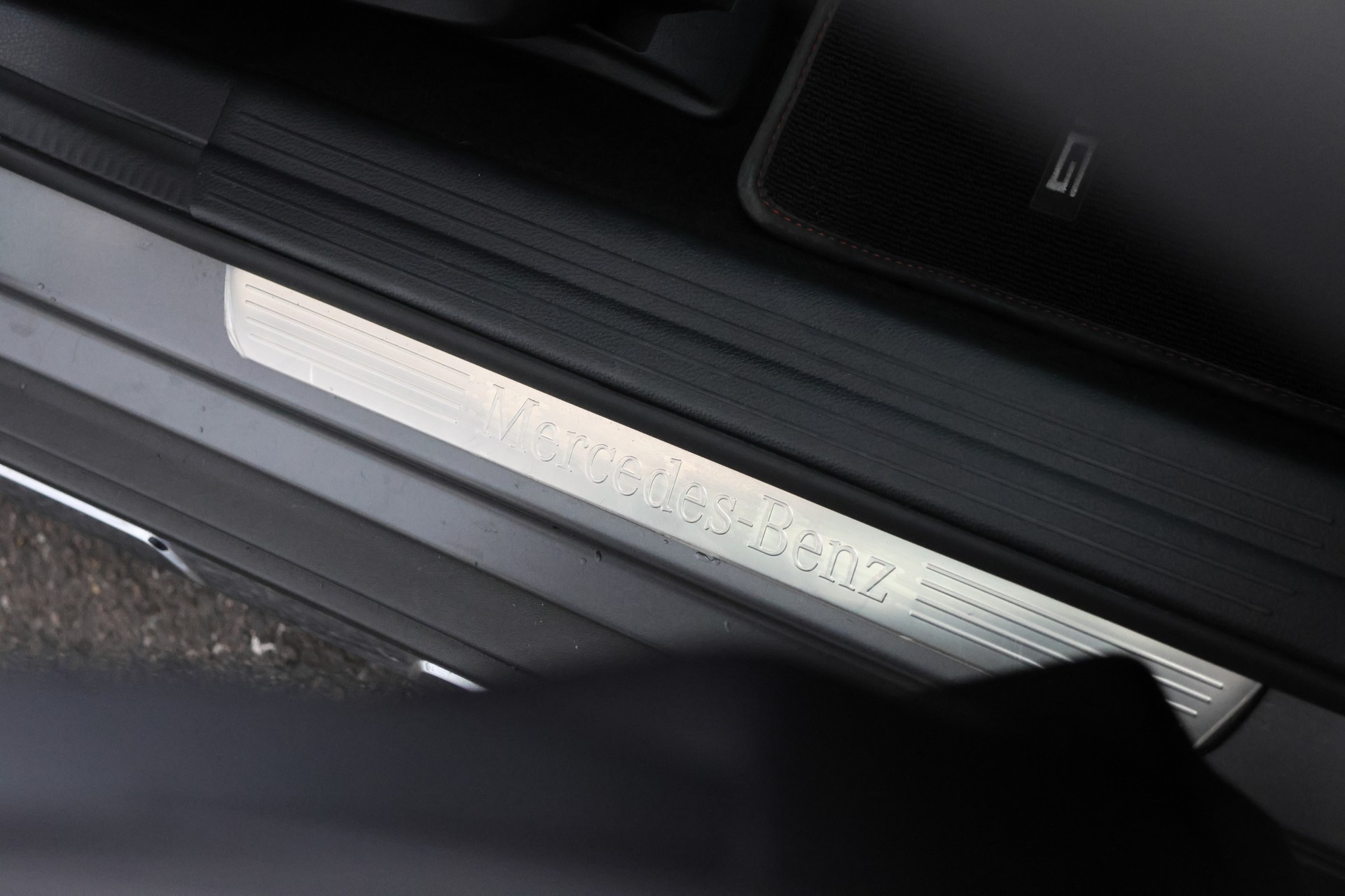 MERCEDES-BENZ GLA 200 d Swiss Star Edition AMG 4Matic 7G-DCT (CH) *Grey Magno*-image-19