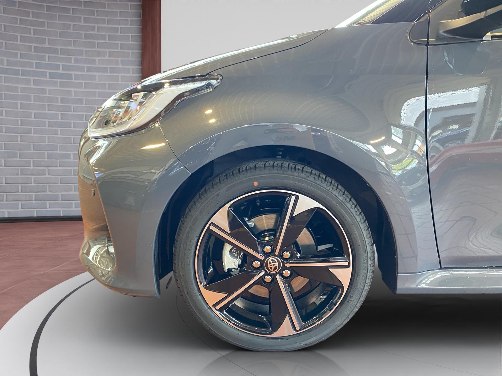 TOYOTA Yaris 1.5 VVT-i HSD Premium-image-9