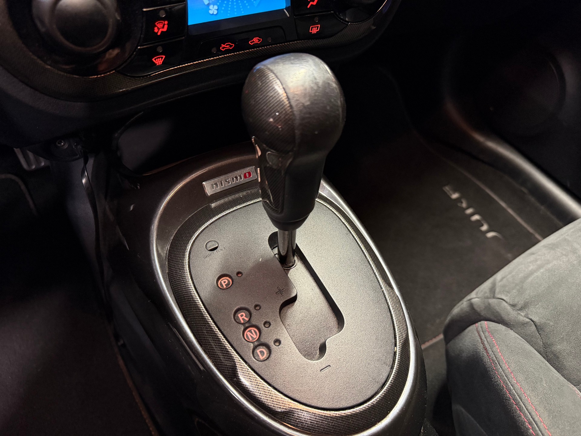 NISSAN Juke 1.6 DIG-T Nismo RS 4x4 Xtronic M-CVT-image-12