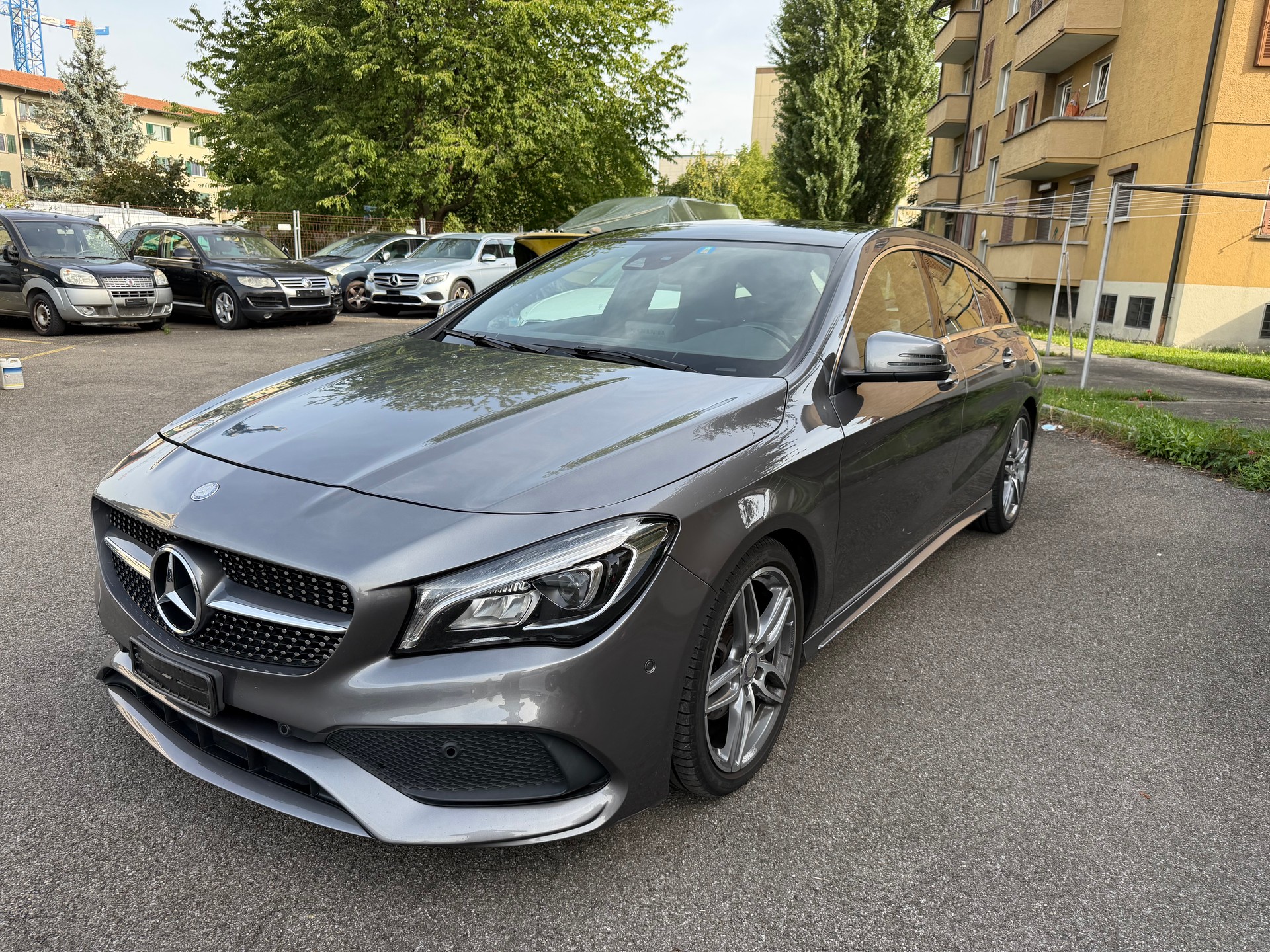 MERCEDES-BENZ CLA Shooting Brake 200 d AMG Line 4Matic 7G-DCT-image-0