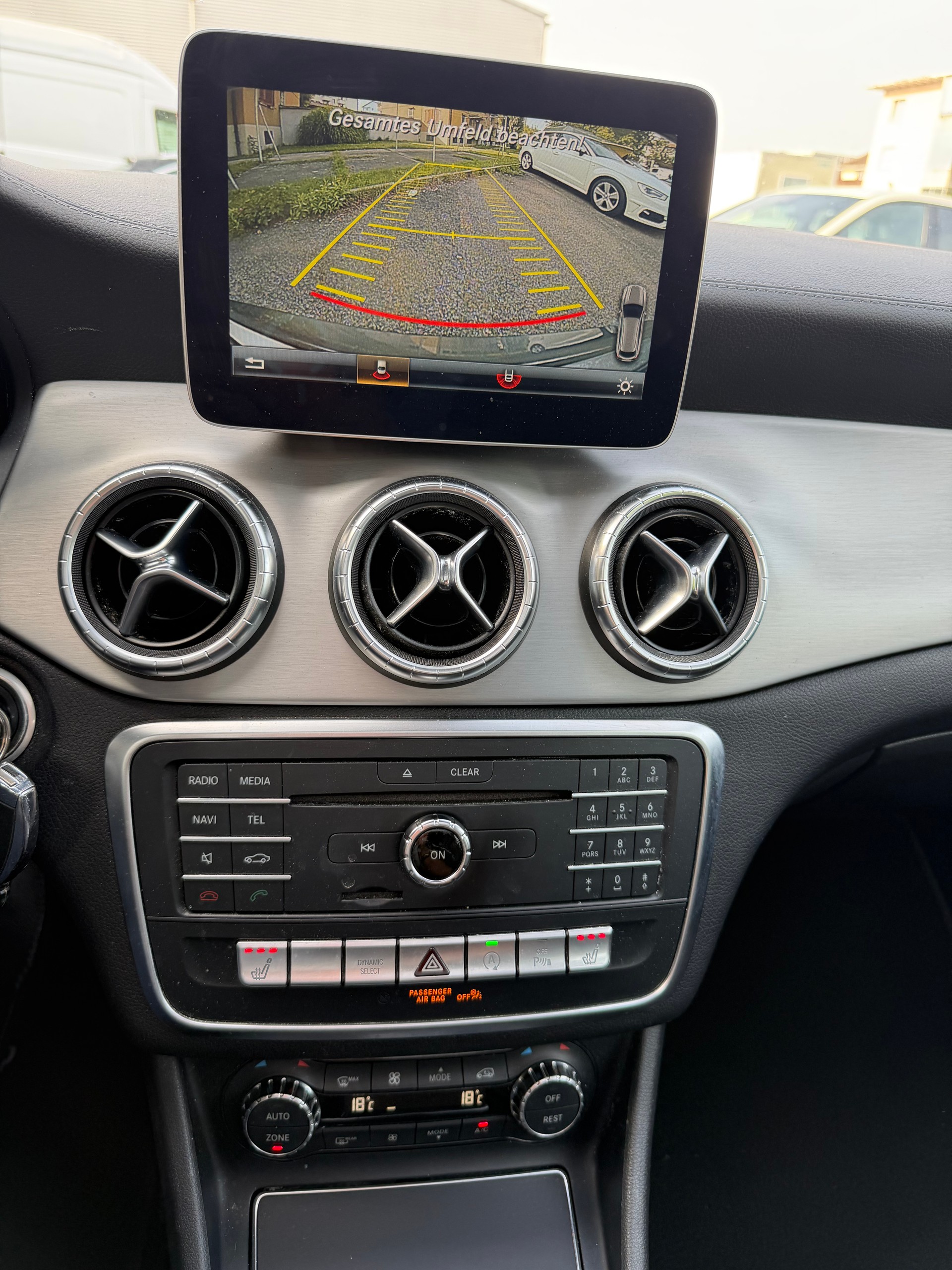 MERCEDES-BENZ CLA Shooting Brake 200 d AMG Line 4Matic 7G-DCT-image-15