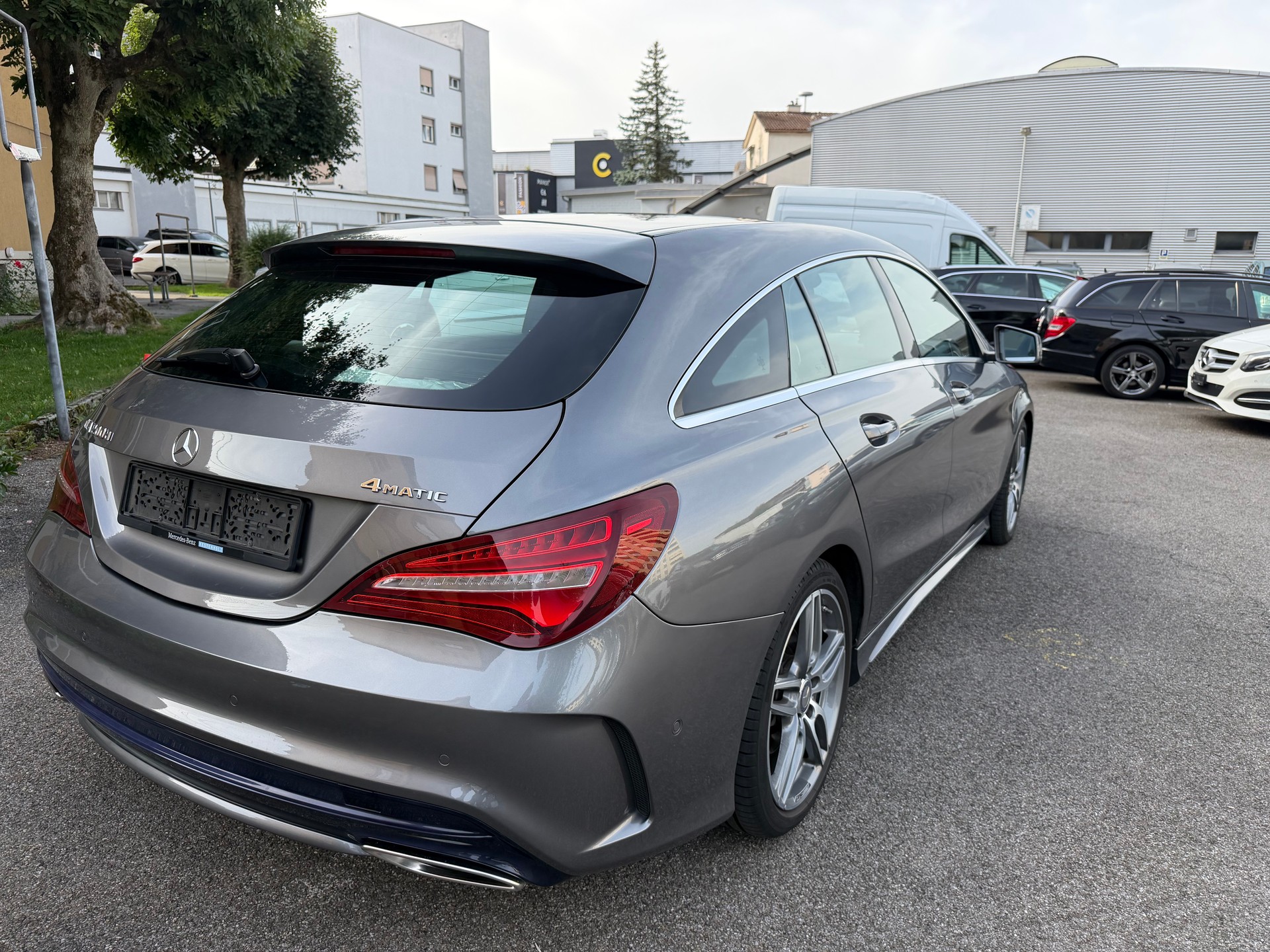 MERCEDES-BENZ CLA Shooting Brake 200 d AMG Line 4Matic 7G-DCT-image-2