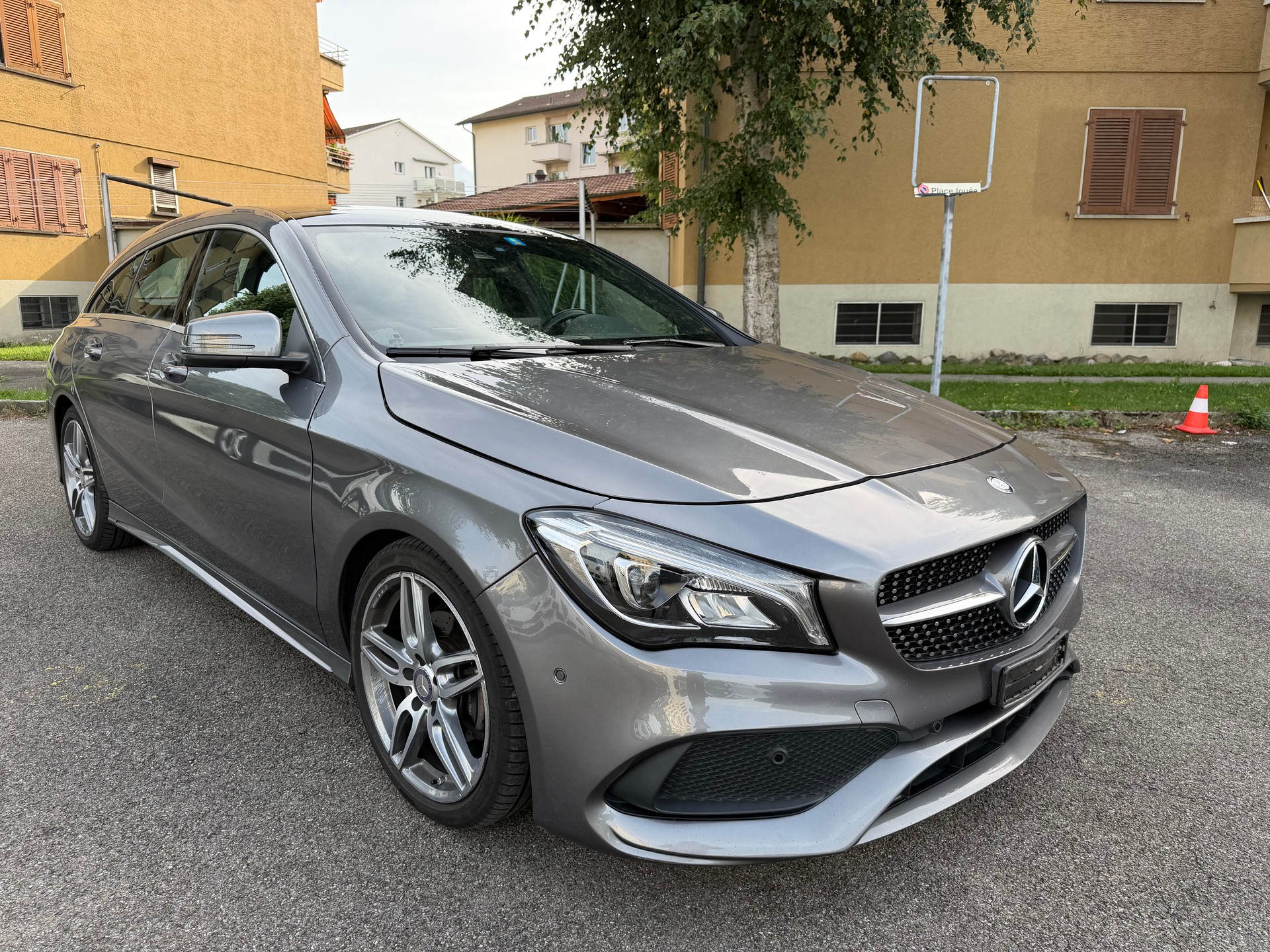 MERCEDES-BENZ CLA Shooting Brake 200 d AMG Line 4Matic 7G-DCT-image-5