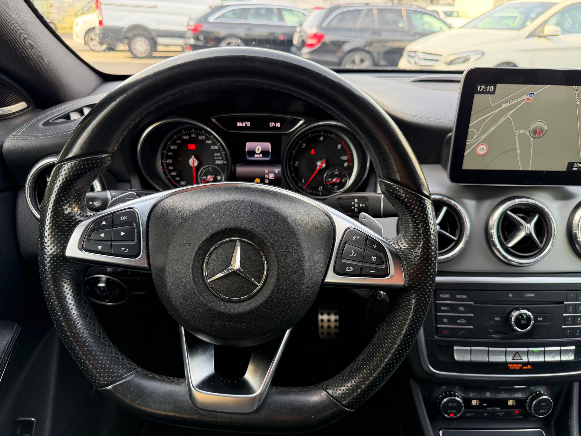 MERCEDES-BENZ CLA Shooting Brake 200 d AMG Line 4Matic 7G-DCT-image-11