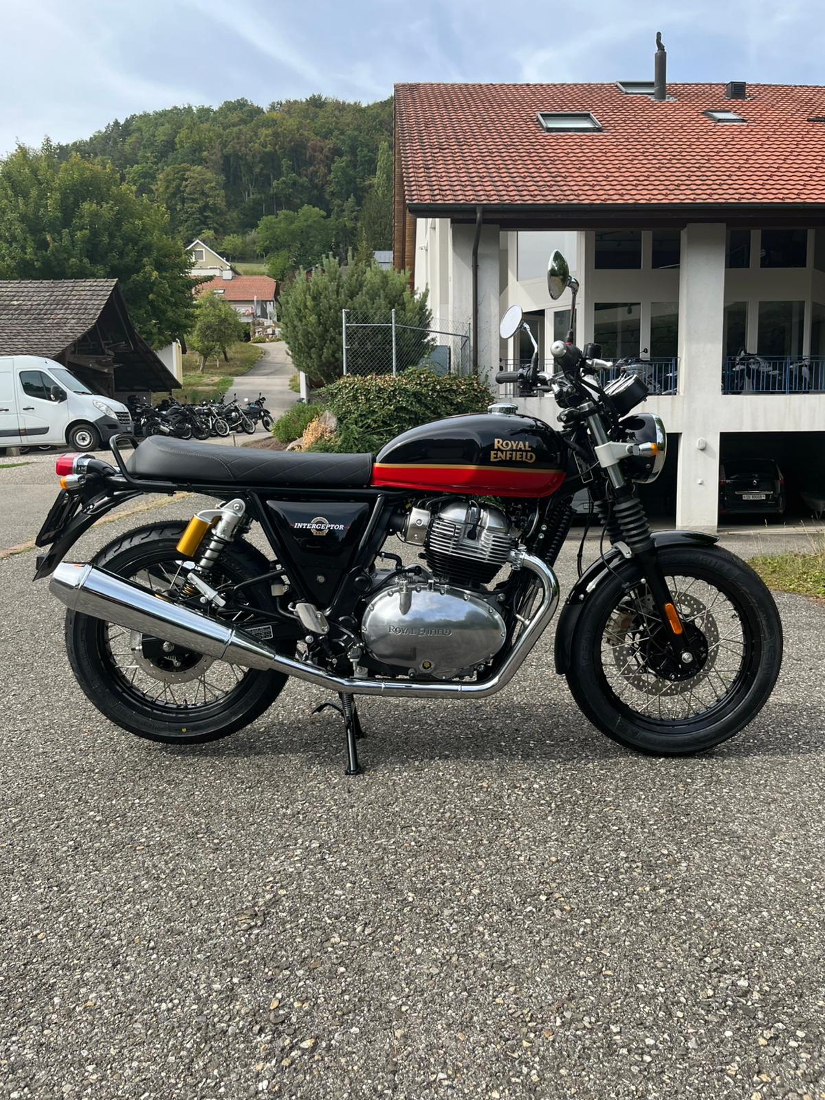 ROYAL ENFIELD Interceptor 650 Dual-image-3