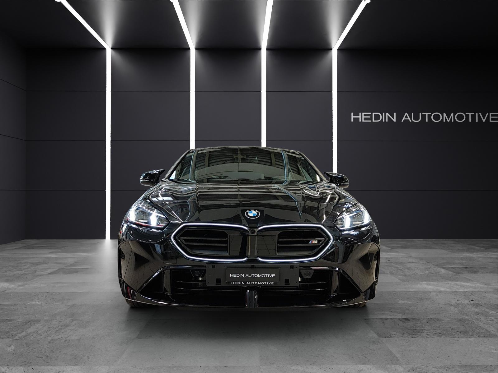 BMW M135i xDrive-showroom-element-2