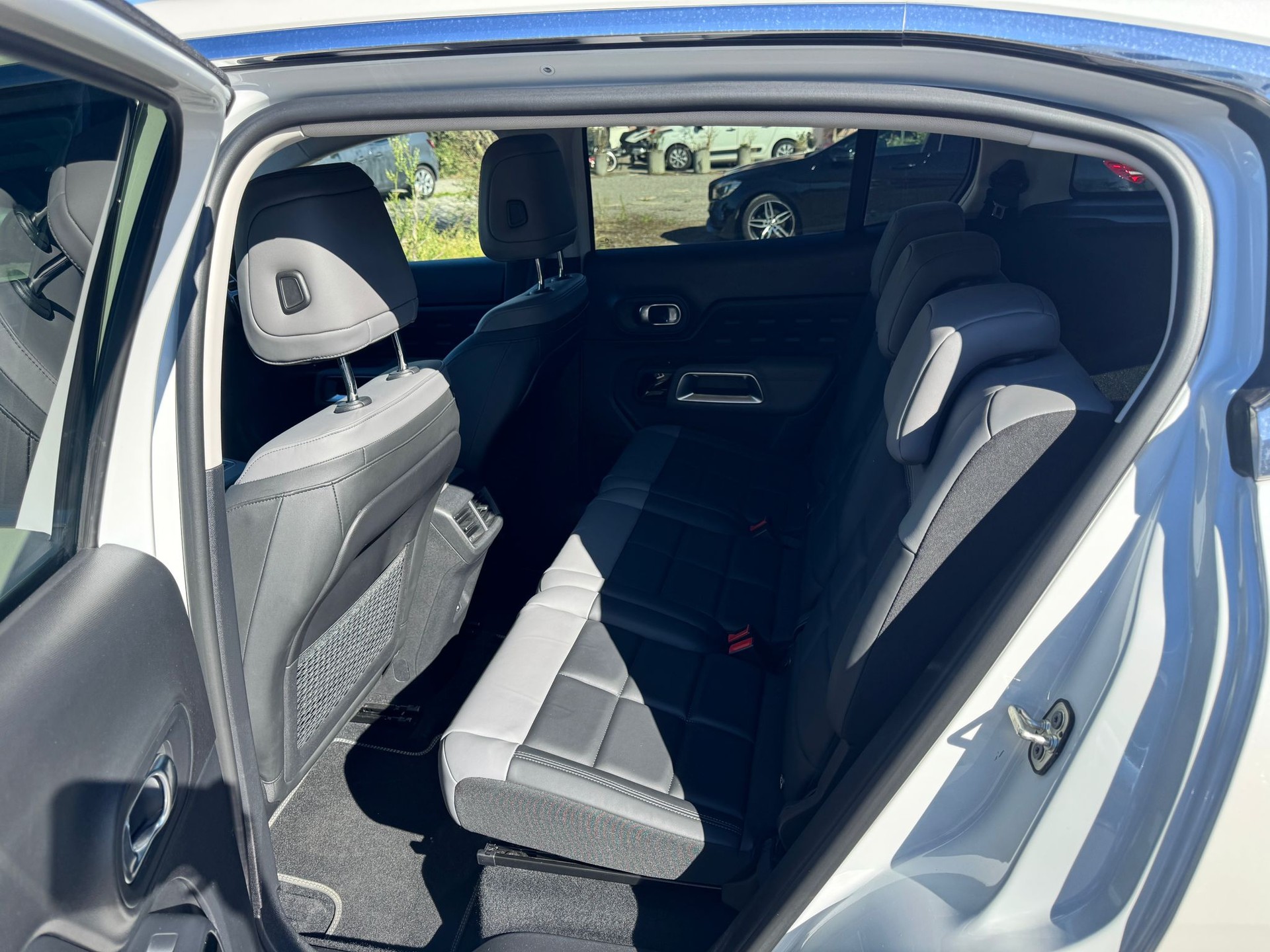 CITROEN C5 Aircross 1.6 PHEV Shine-image-11