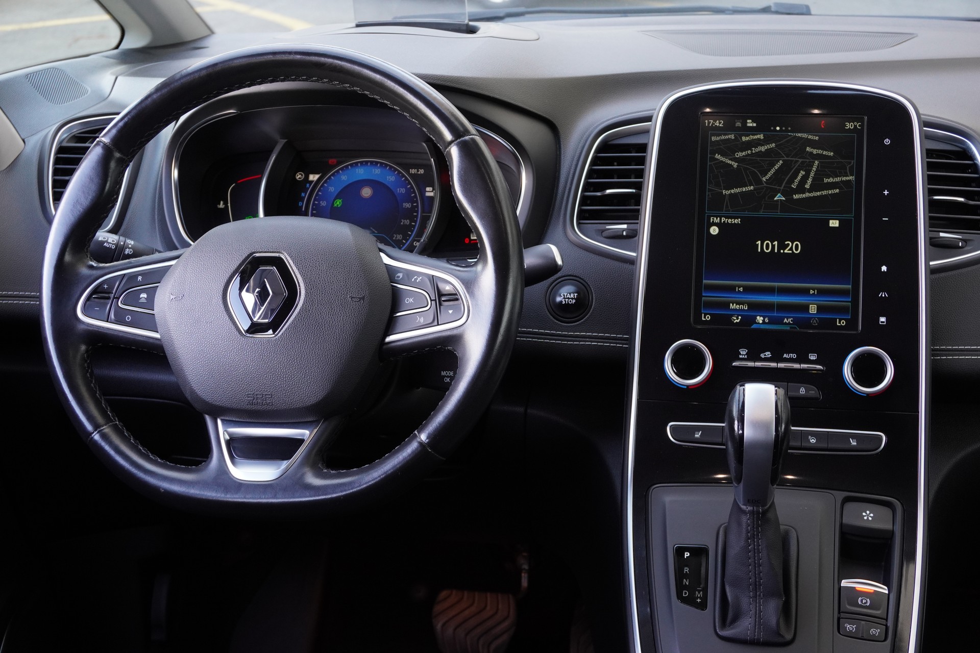 RENAULT Grand Scénic 1.6 dCi Bose EDC-image-10