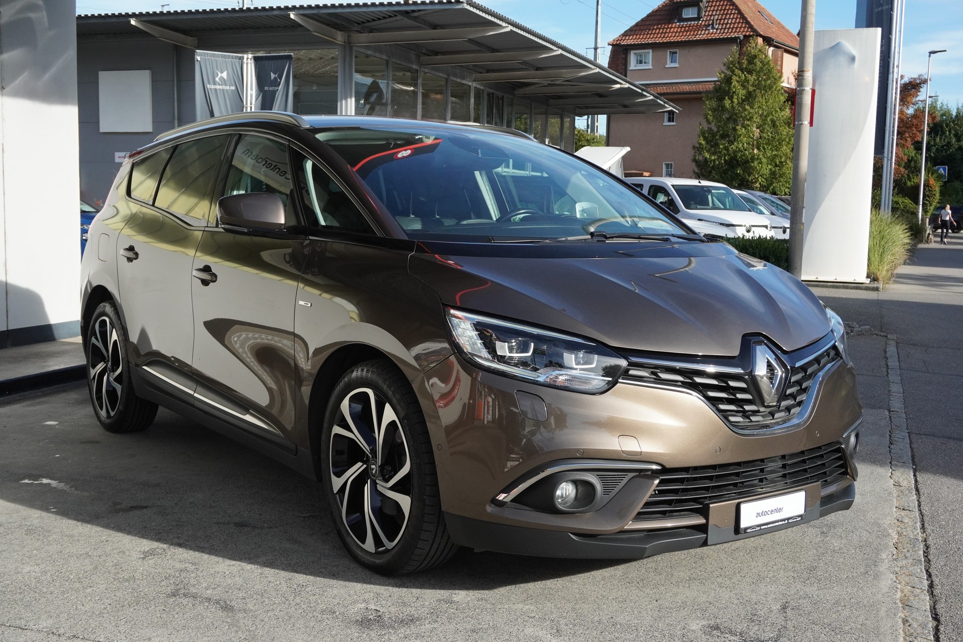 RENAULT Grand Scénic 1.6 dCi Bose EDC-image-3