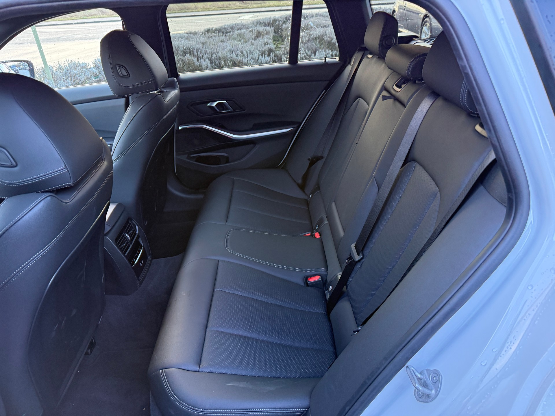 BMW 330d xDrive Touring 48V Steptronic M Sport Pro-image-7