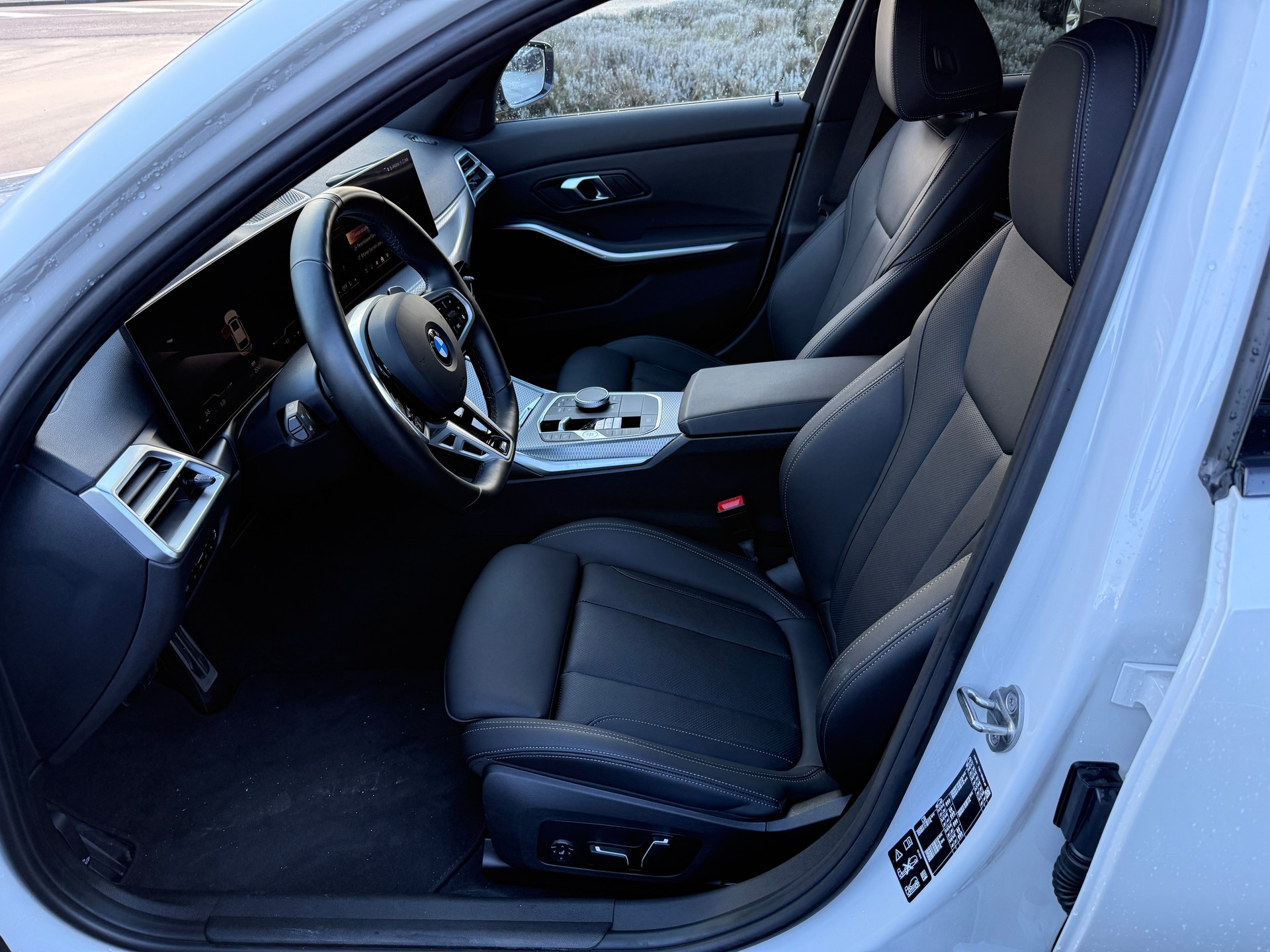 BMW 330d xDrive Touring 48V Steptronic M Sport Pro-image-6