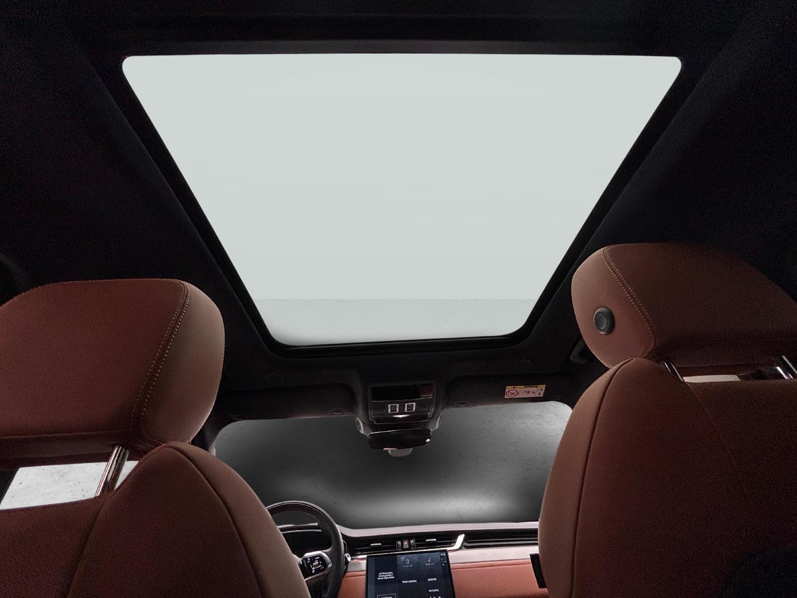 JAGUAR F-Pace 2.0 P400e R-Dynamic SE AWD-image-12
