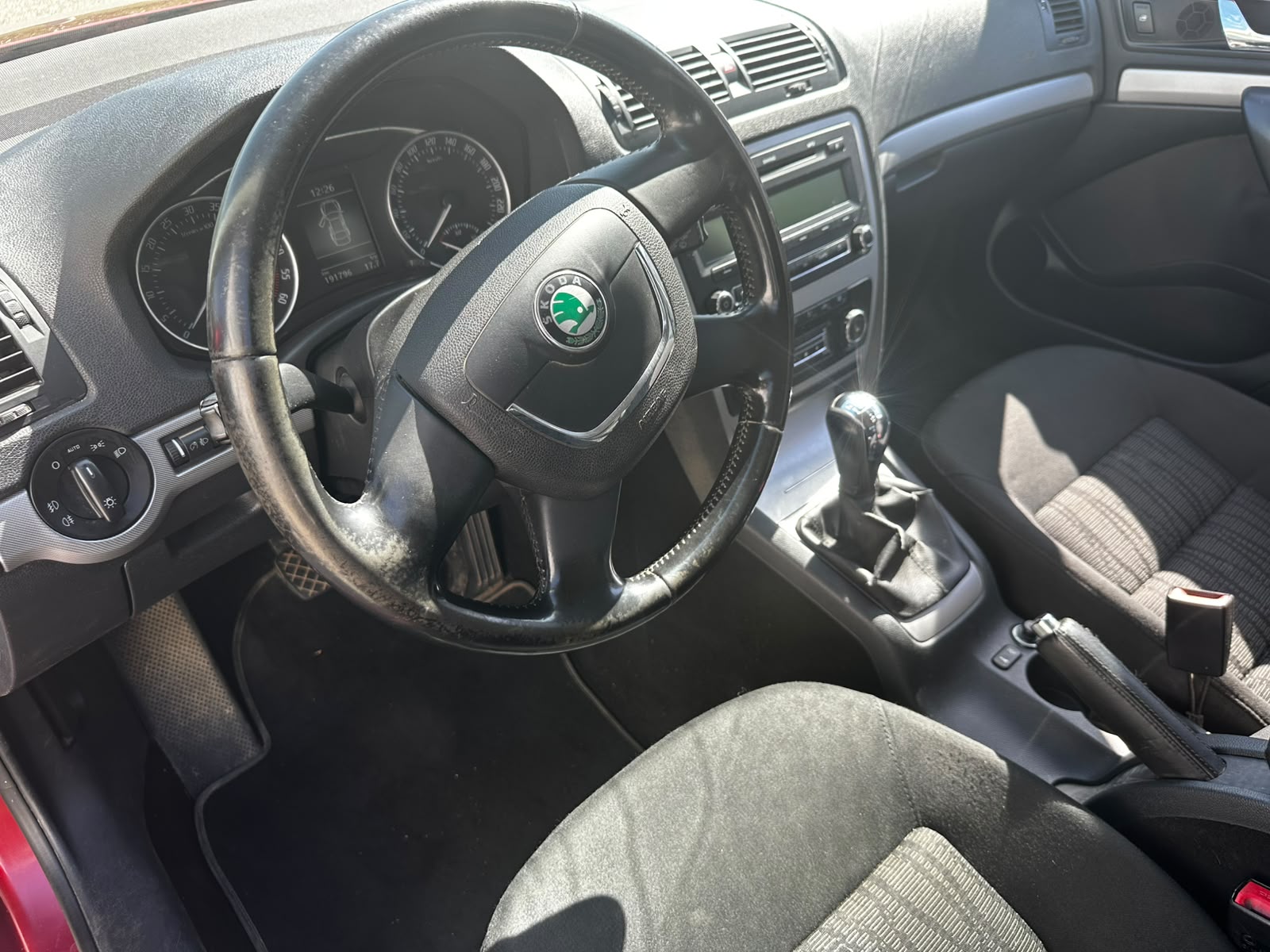 SKODA Octavia Combi 1.9 TDI Ambiente-image-9