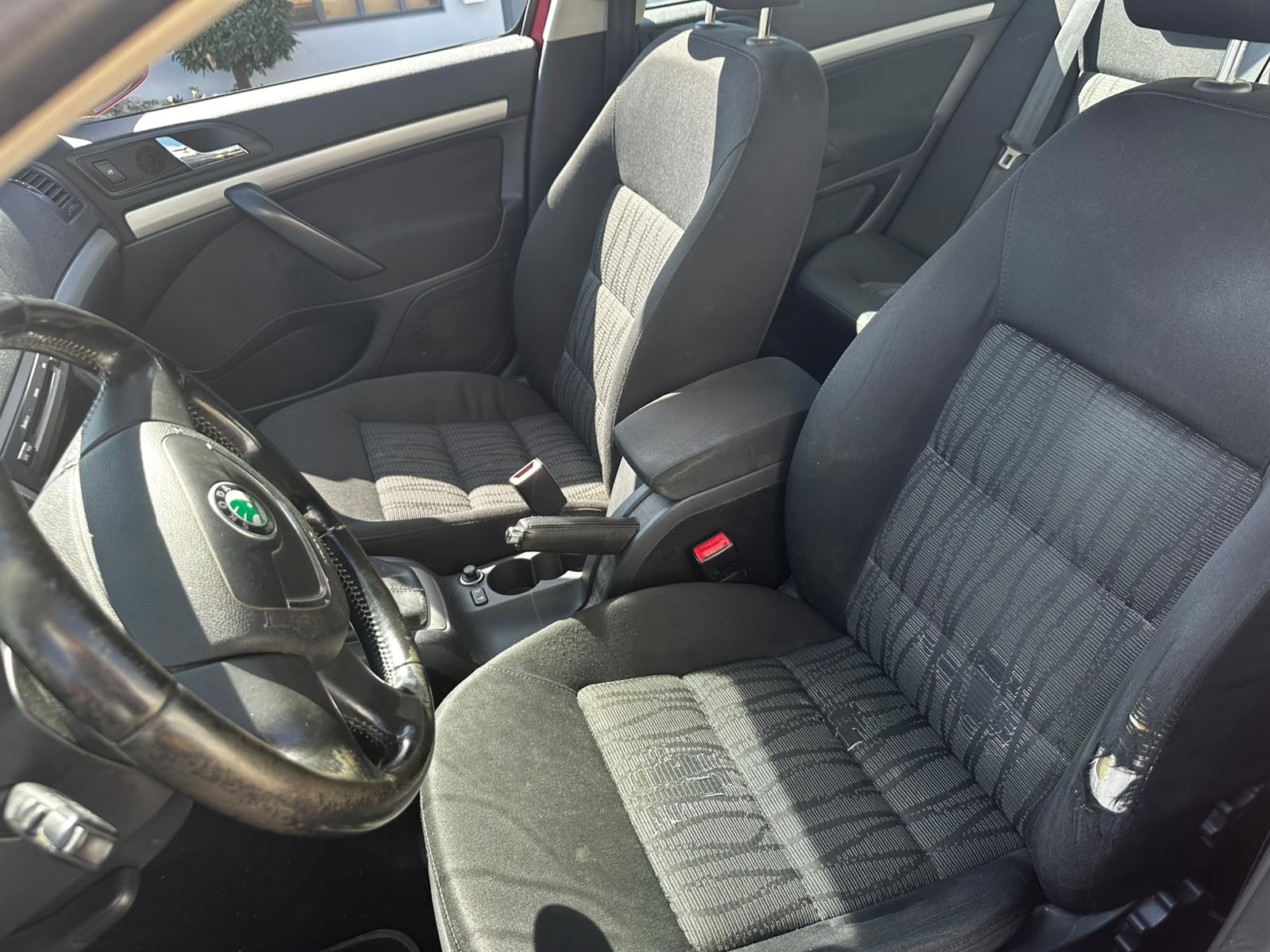 SKODA Octavia Combi 1.9 TDI Ambiente-image-8