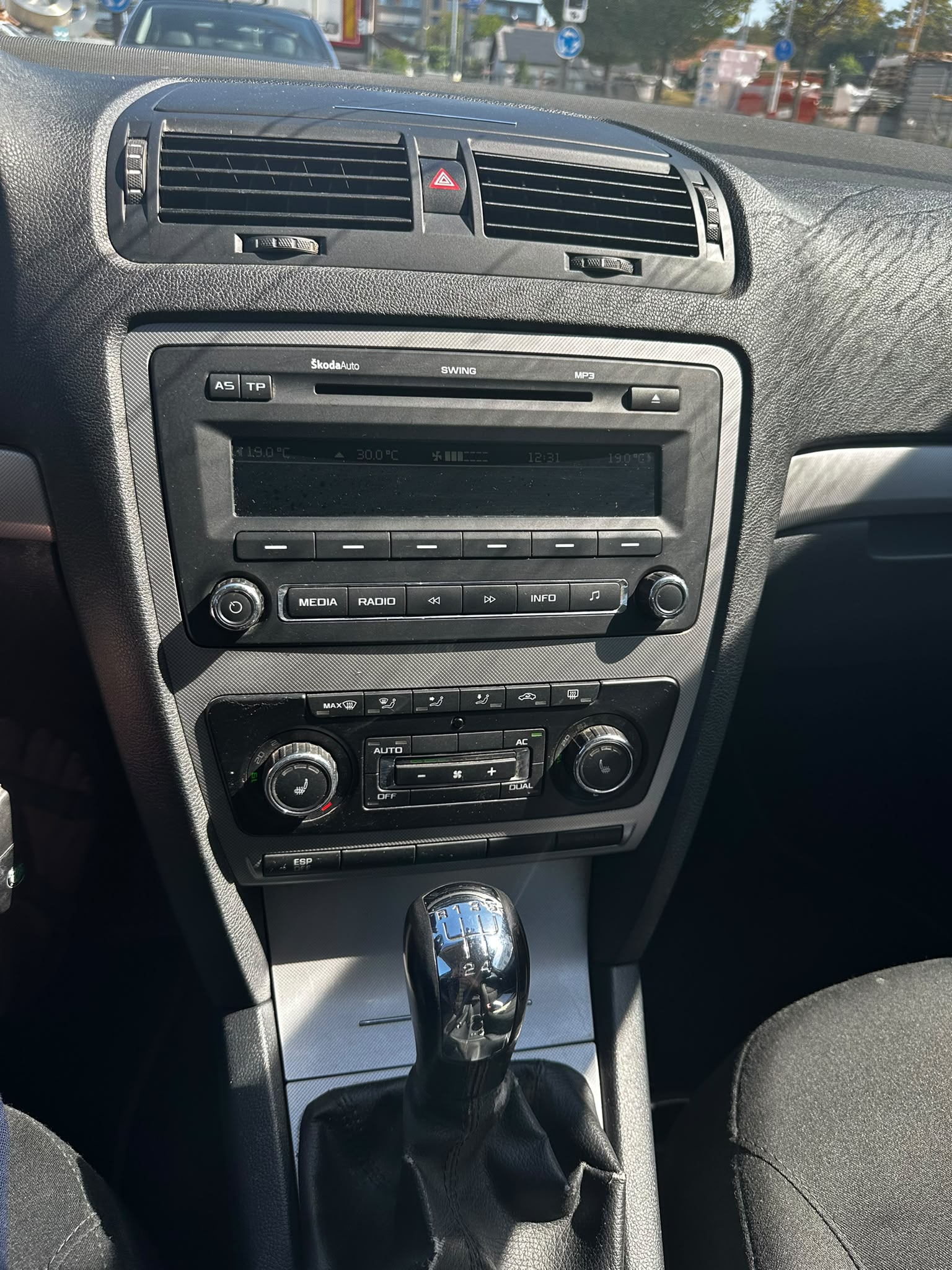 SKODA Octavia Combi 1.9 TDI Ambiente-image-4