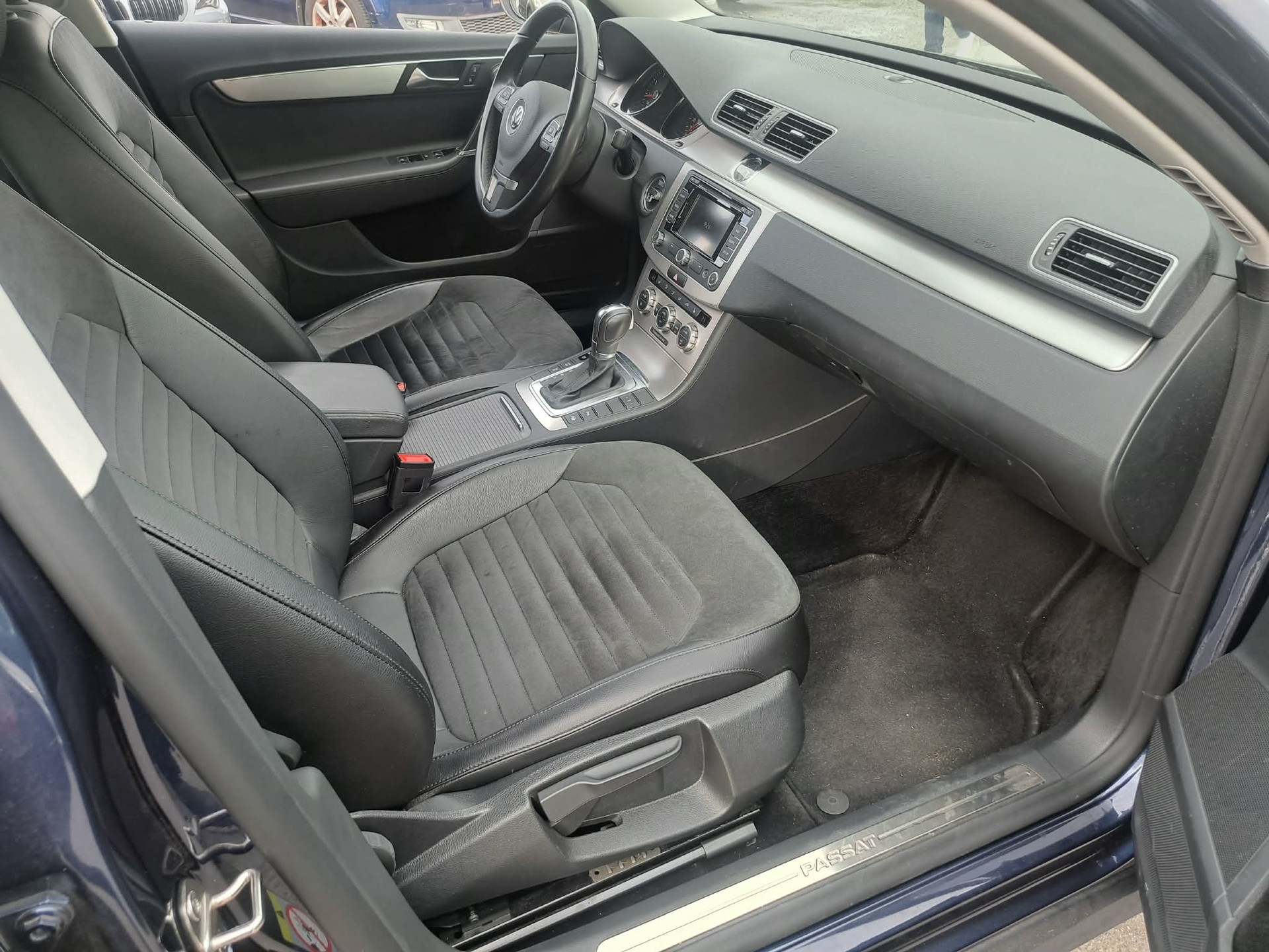 VW Passat Variant 2.0 TSI Highline DSG-image-11