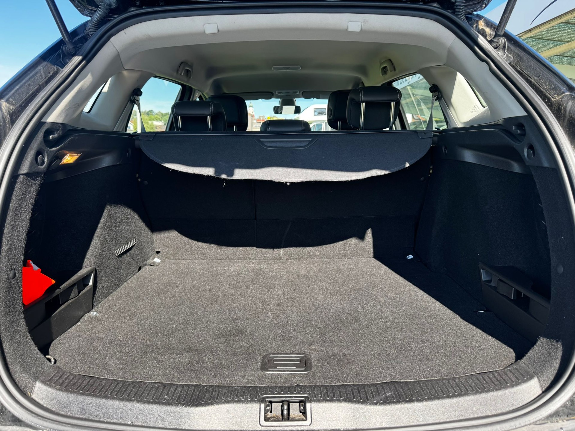 RENAULT Mégane Grandtour 2.0 16V Dynamique CVT-image-11