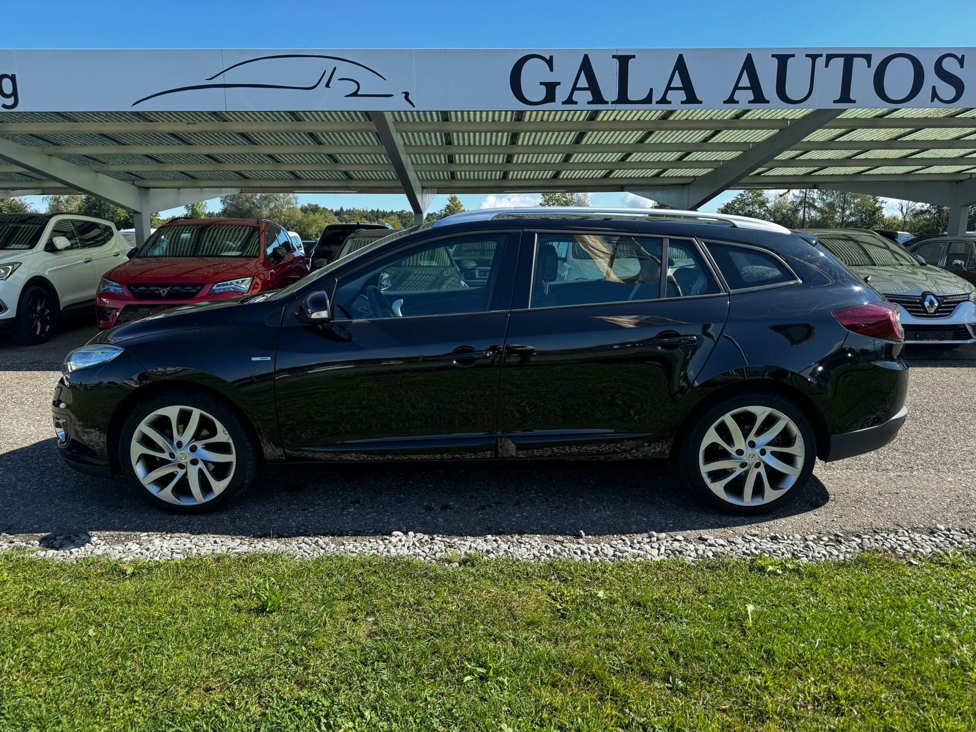 RENAULT Mégane Grandtour 2.0 16V Dynamique CVT-image-7