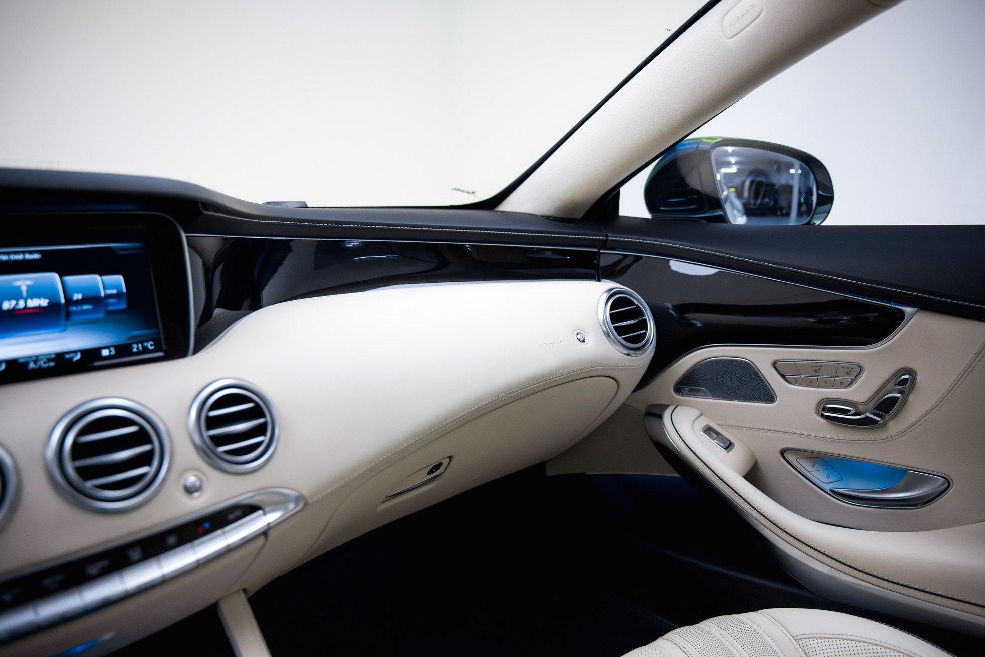 MERCEDES-BENZ S 63 AMG Coupé 4Matic Speedshift MCT-image-19