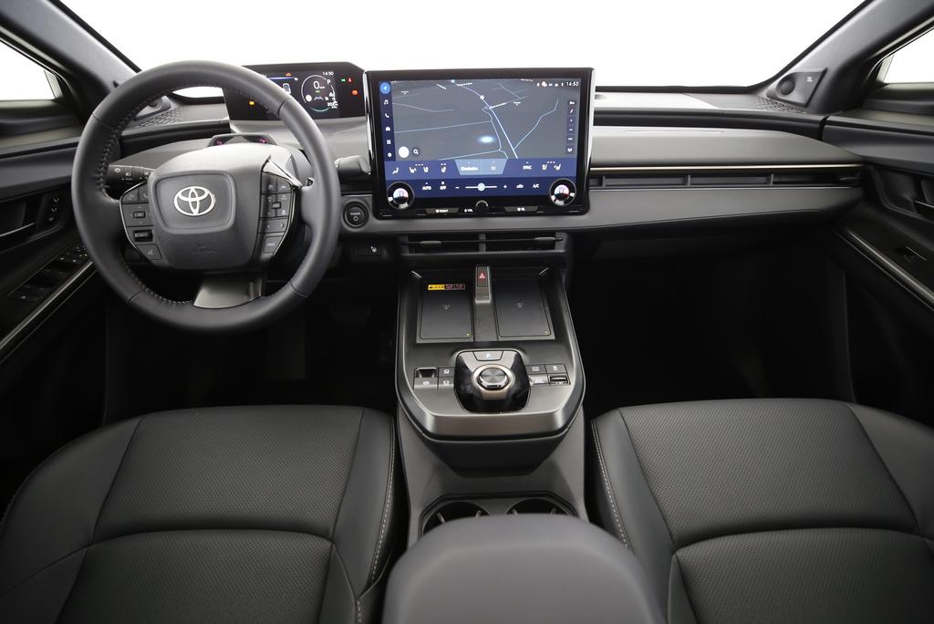 TOYOTA bZ4X Premium AWD-image-4