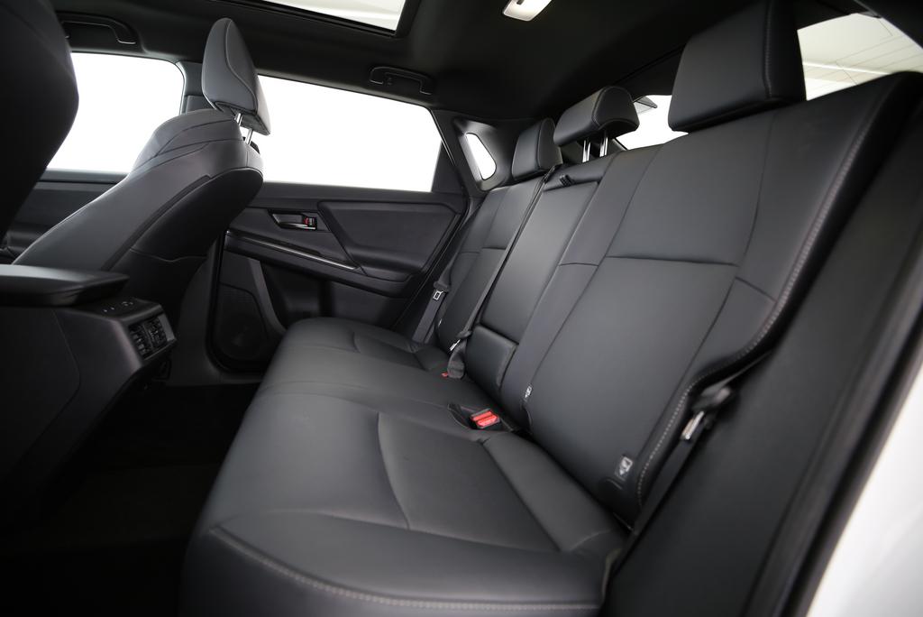 TOYOTA bZ4X Premium AWD-image-7