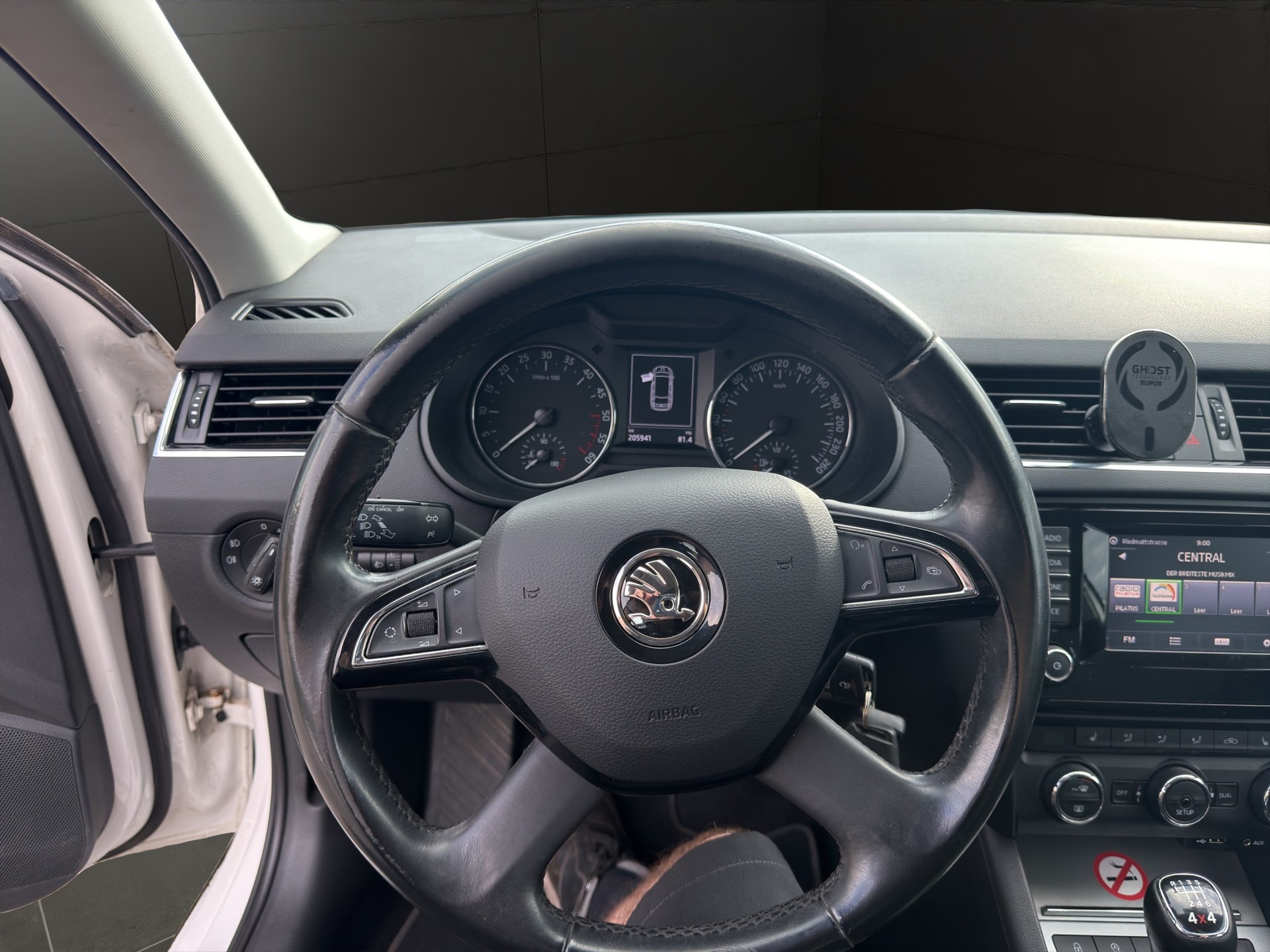 SKODA Octavia Combi 1.6 TDI Ambition 4x4-image-9