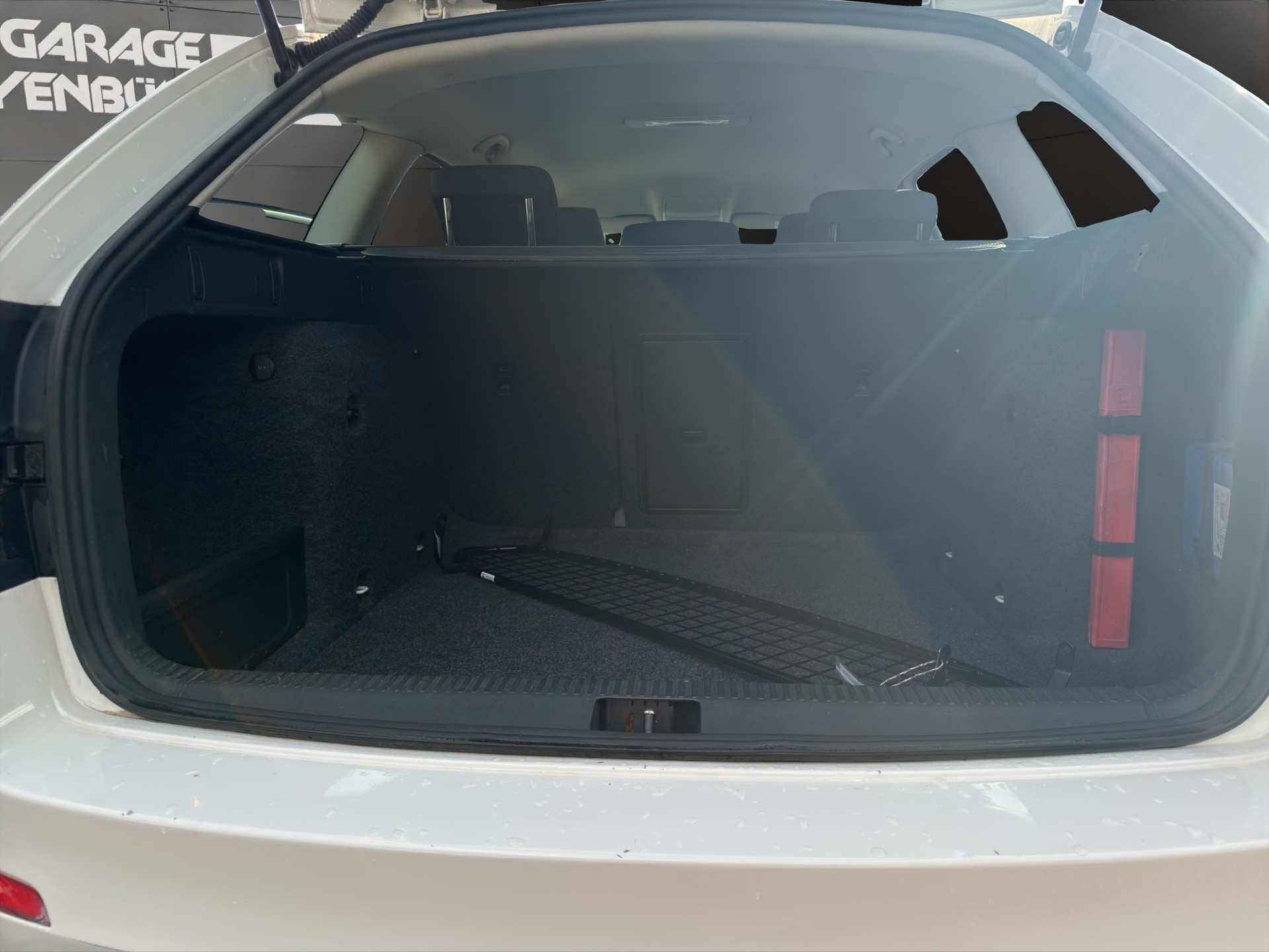 SKODA Octavia Combi 1.6 TDI Ambition 4x4-image-13