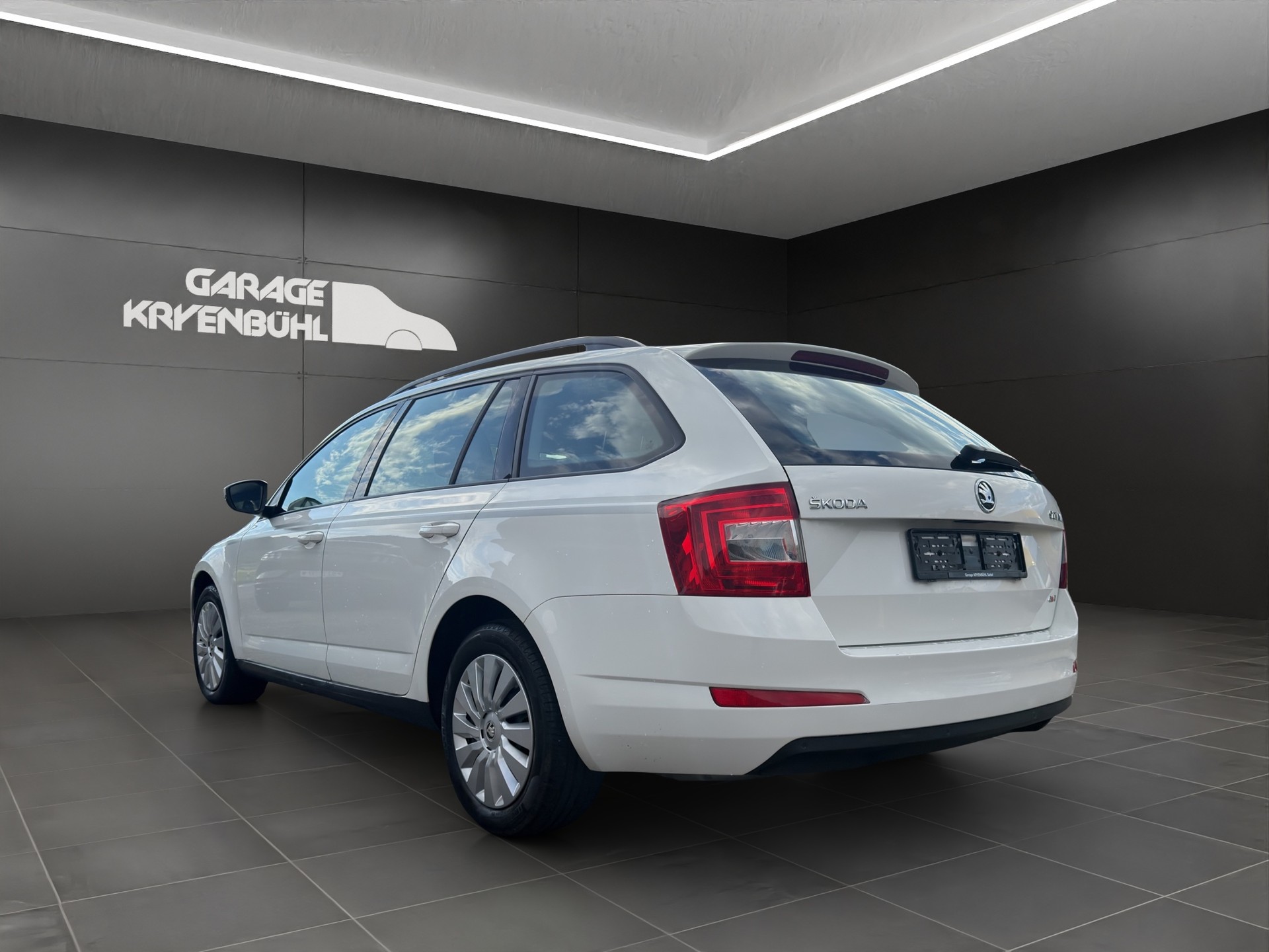 SKODA Octavia Combi 1.6 TDI Ambition 4x4-image-3