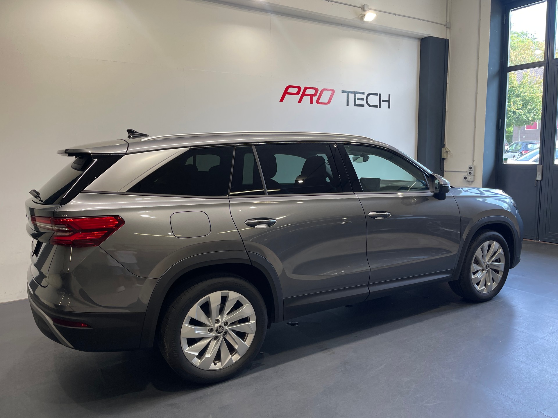 SKODA Kodiaq 1.5 TSI mHEV Selection *7 PLATZ*-image-4