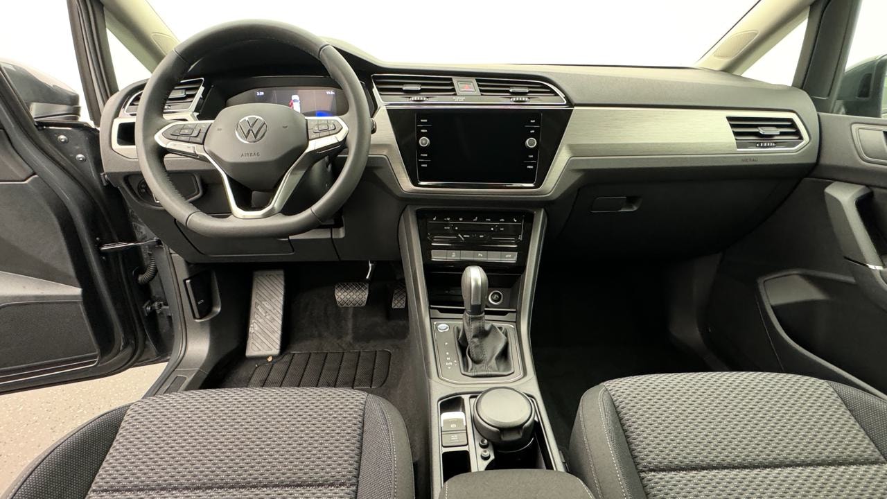 VW Touran 1.5 TSI EVO Limited-image-5