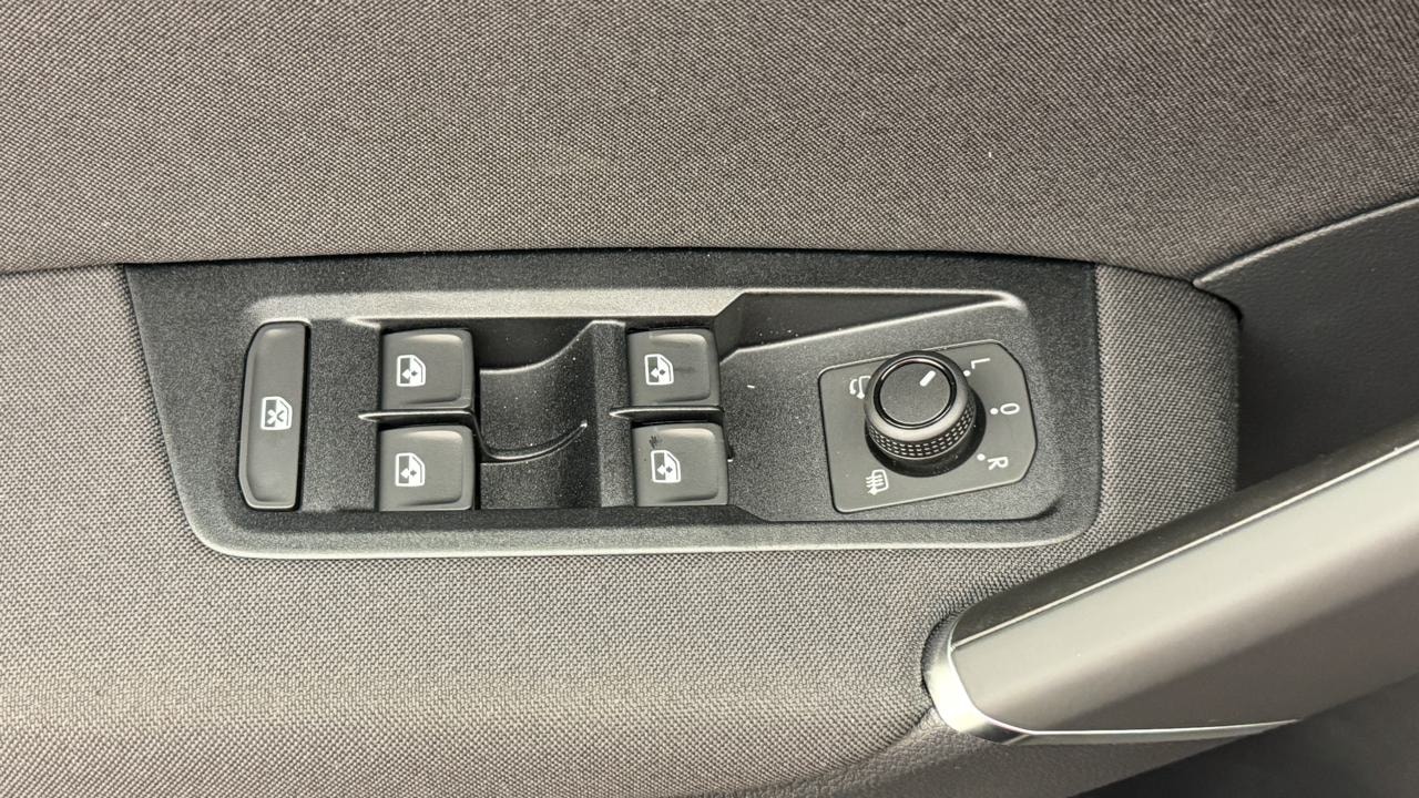 VW Touran 1.5 TSI EVO Limited-image-8