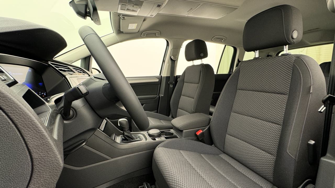 VW Touran 1.5 TSI EVO Limited-image-4