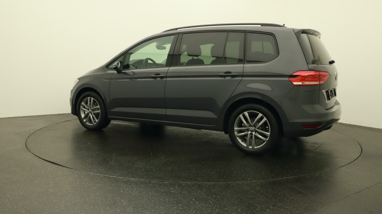 VW Touran 1.5 TSI EVO Limited-image-2