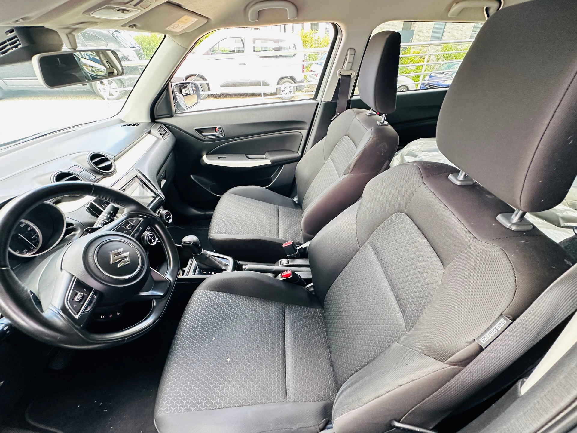 SUZUKI Swift 1.0 12V Compact Top Automatic-image-12