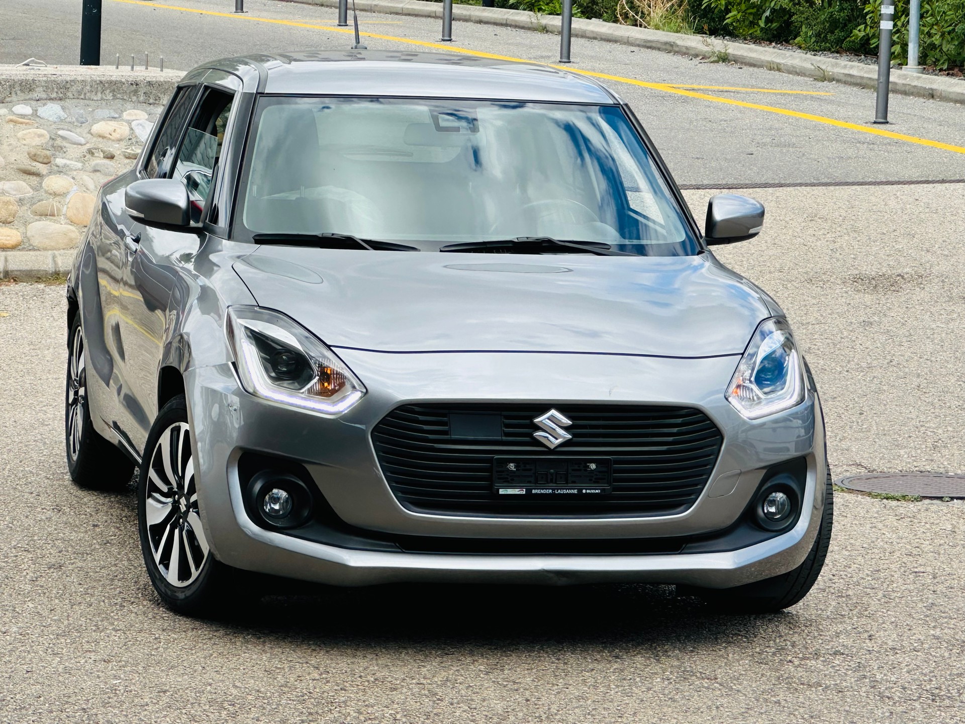 SUZUKI Swift 1.0 12V Compact Top Automatic-image-1