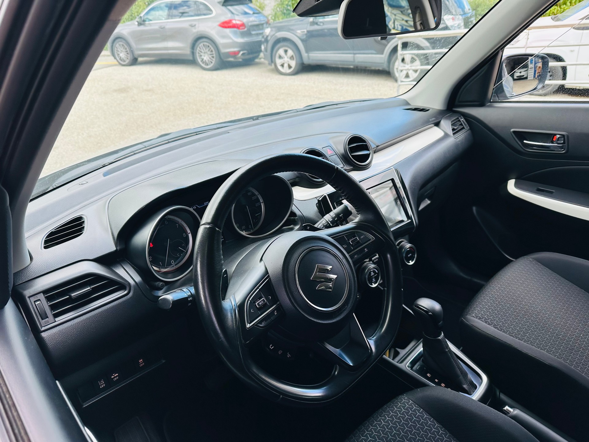 SUZUKI Swift 1.0 12V Compact Top Automatic-image-13