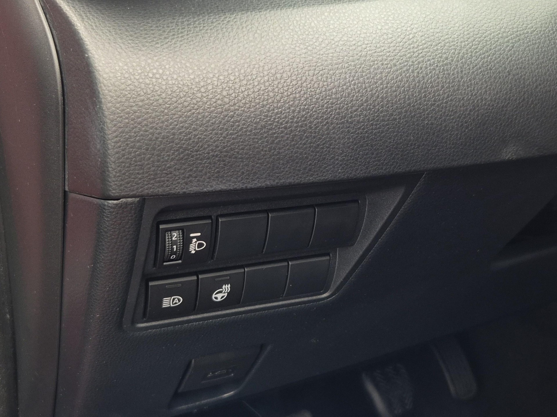 TOYOTA Yaris 1.5 VVT-iE Trend-image-17