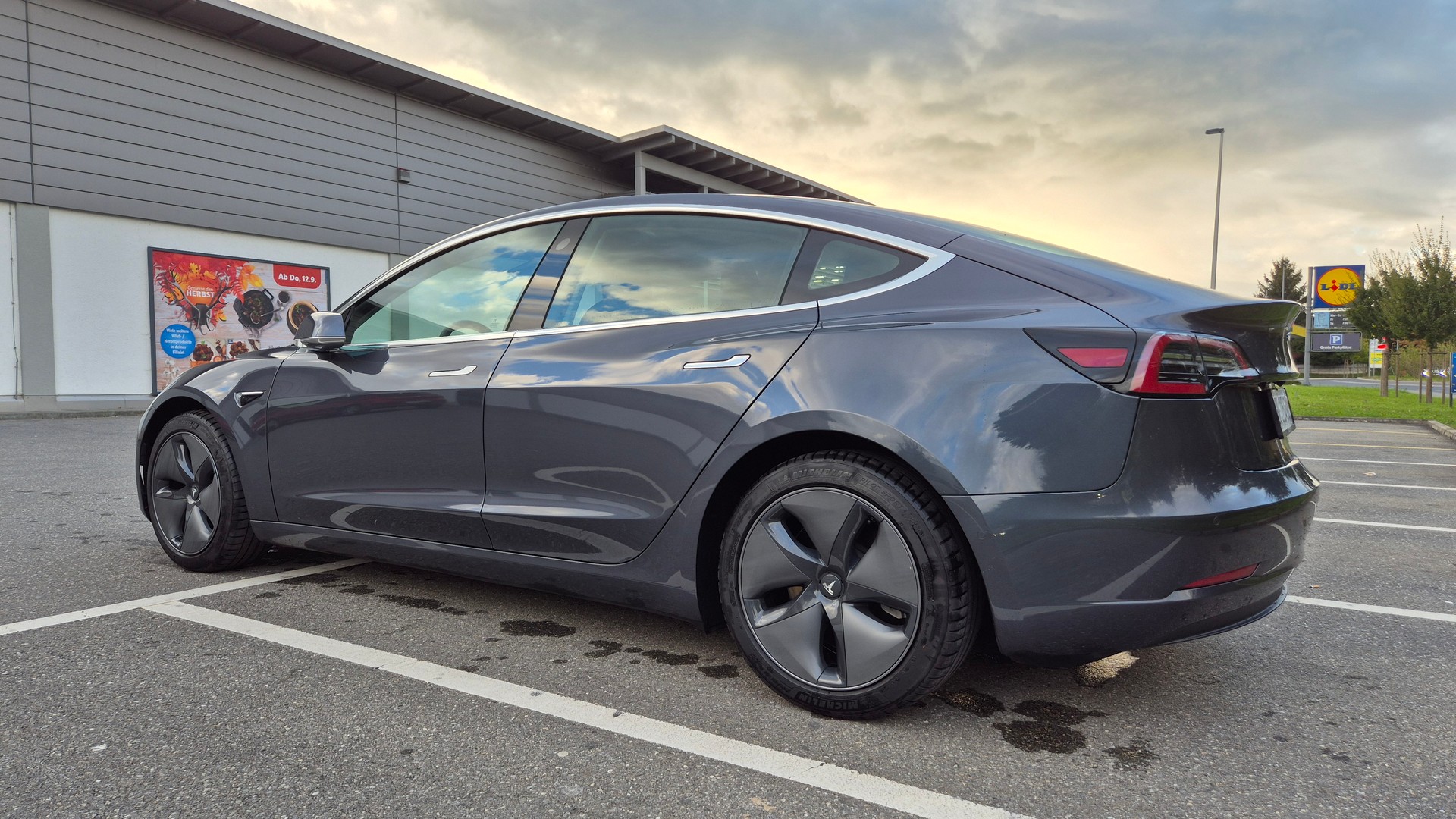 TESLA Long Range D-image-3