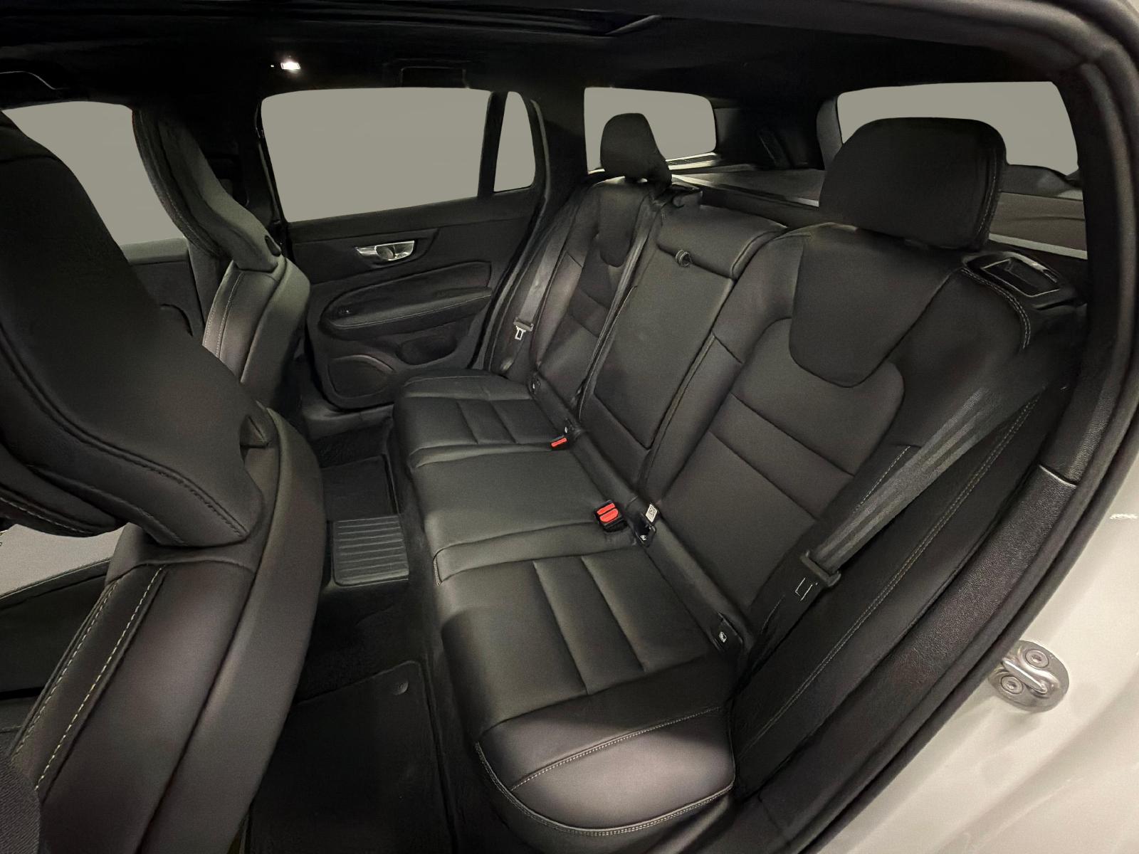 VOLVO V60 2.0 T6 TE Ultra Dark eAWD-image-10