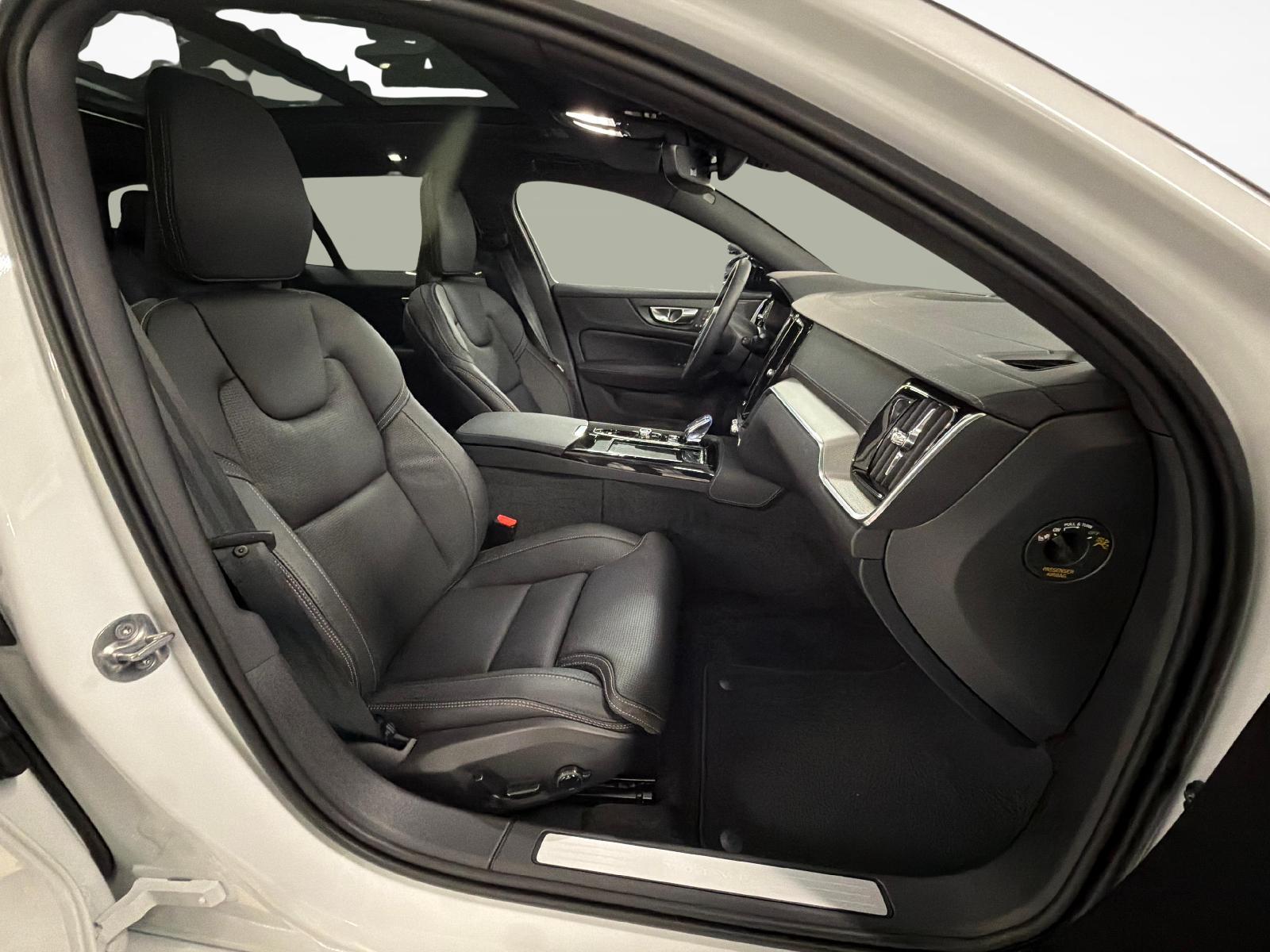 VOLVO V60 2.0 T6 TE Ultra Dark eAWD-image-9
