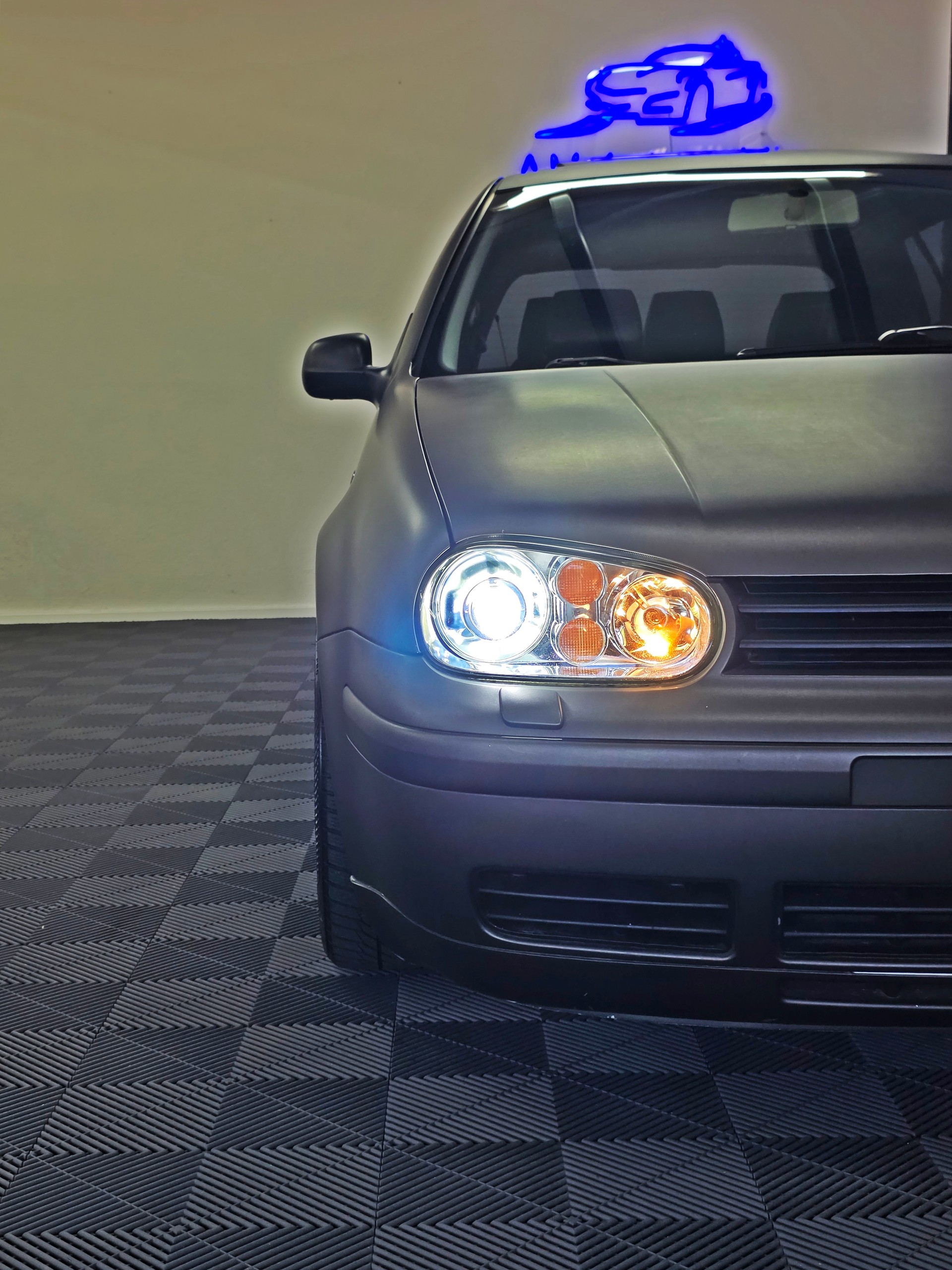 VW Golf 1.8 T GTI-image-2