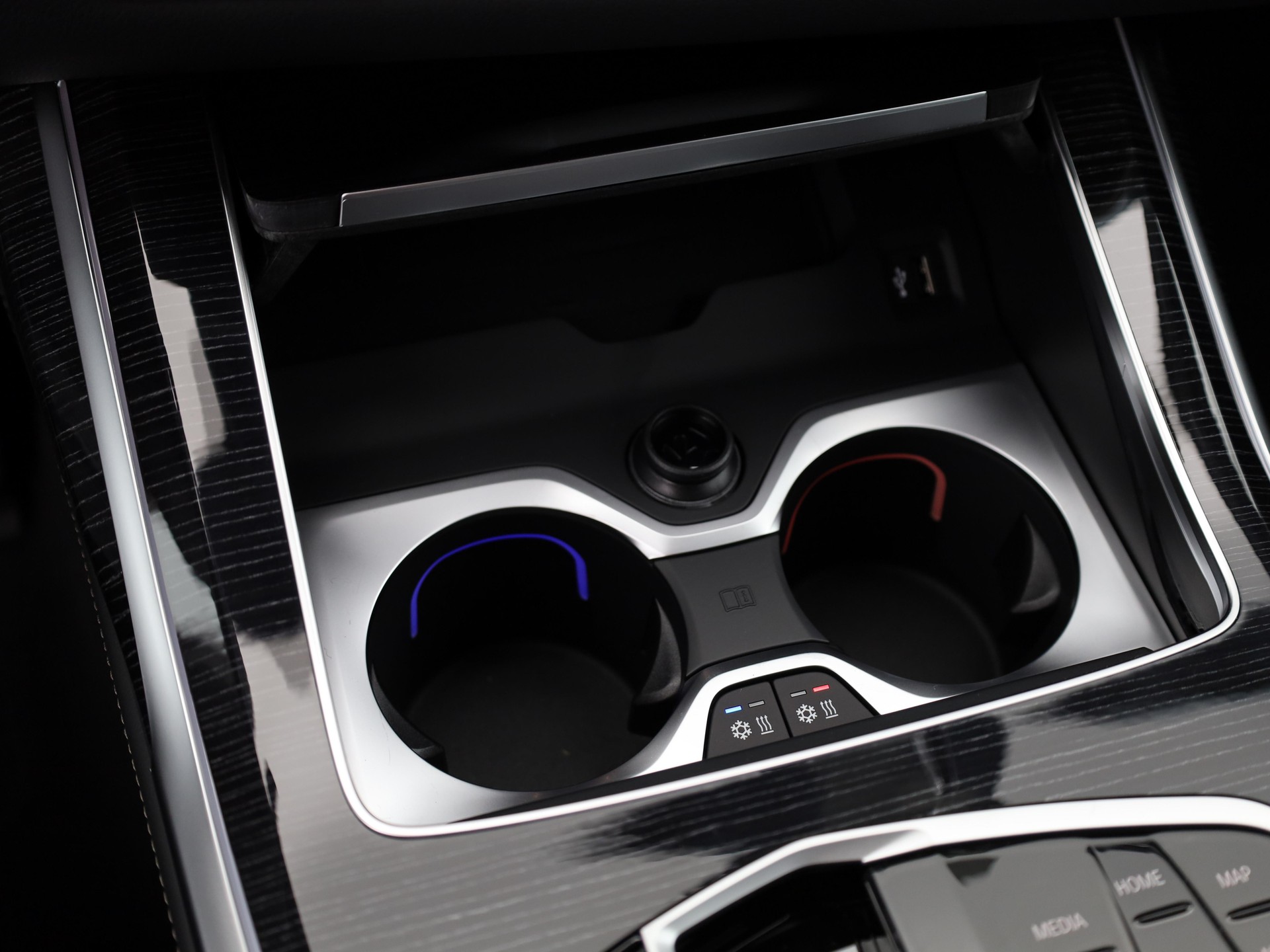 BMW X7 40d xDrive-image-21