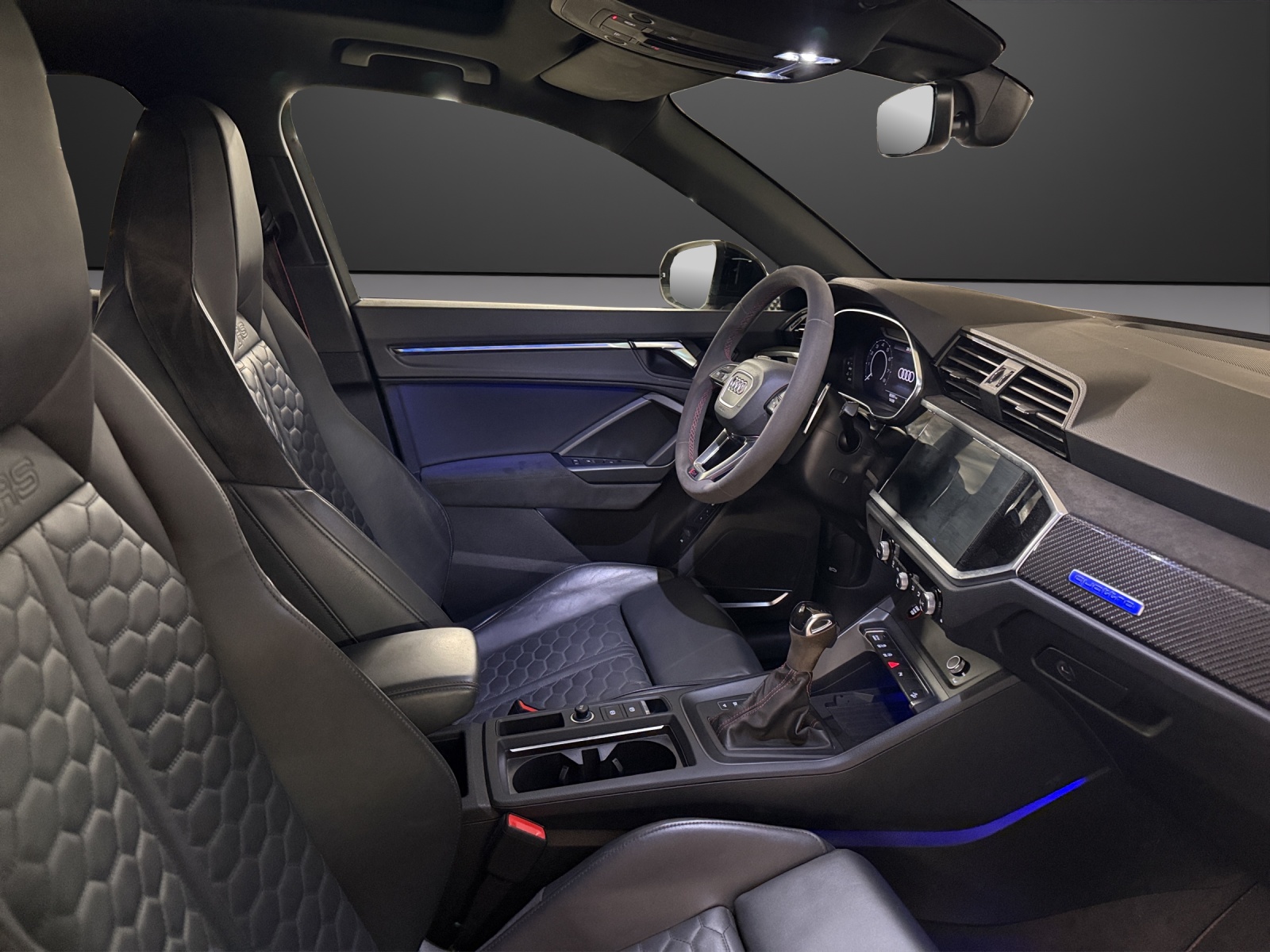 AUDI RS Q3 2.5 TFSI quattro S tronic-image-12
