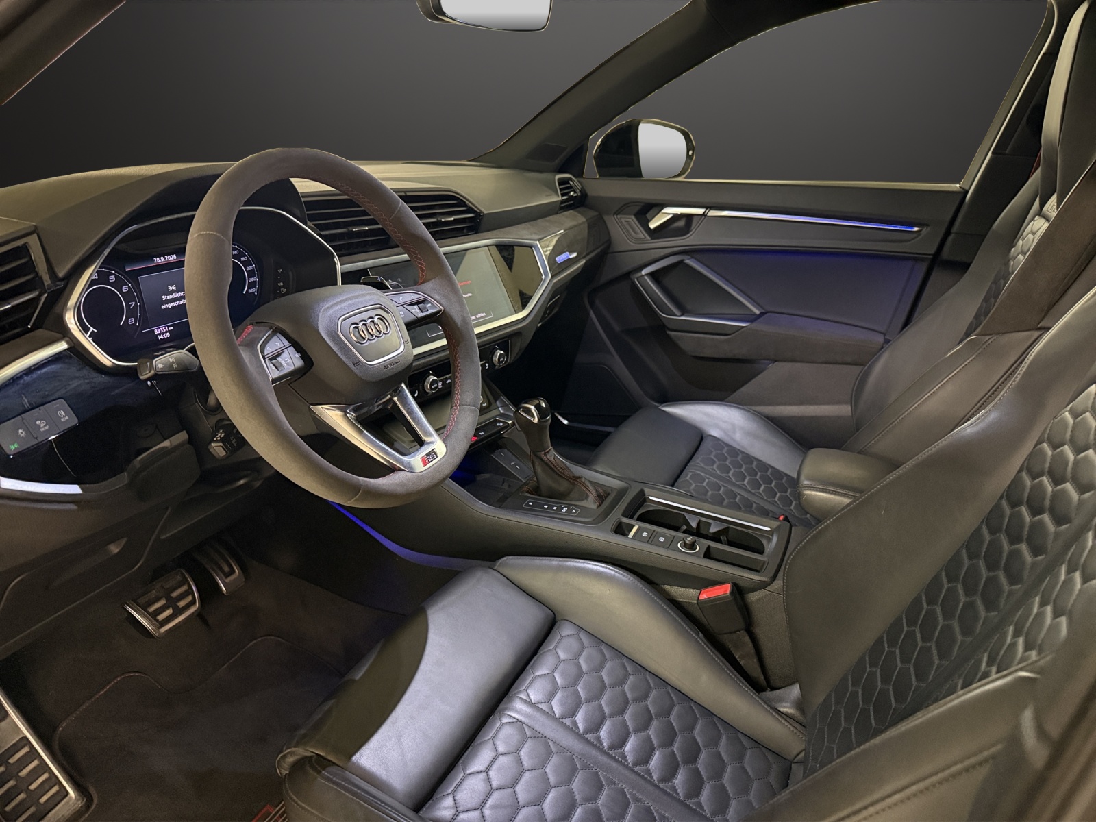 AUDI RS Q3 2.5 TFSI quattro S tronic-image-10
