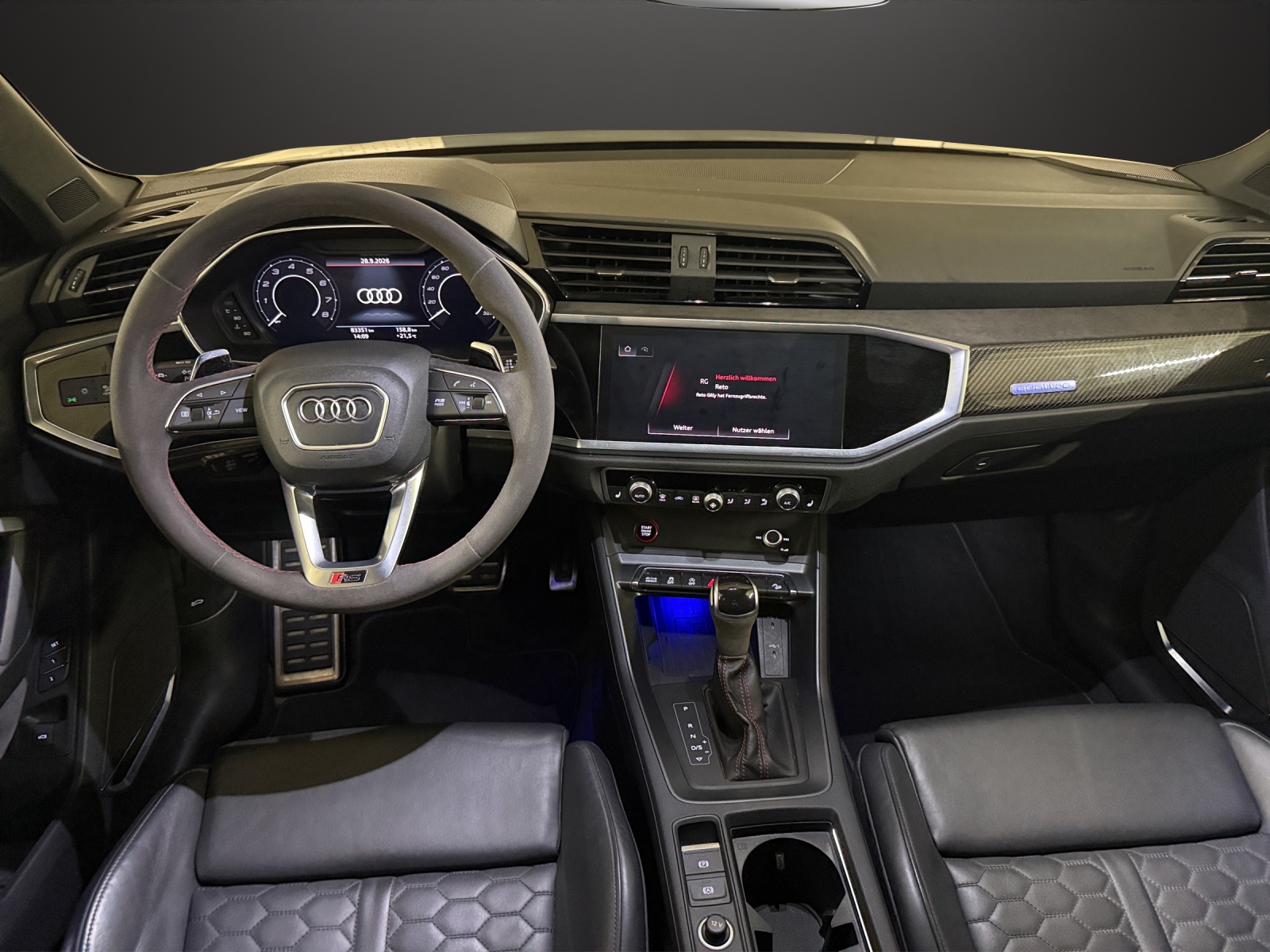 AUDI RS Q3 2.5 TFSI quattro S tronic-image-9