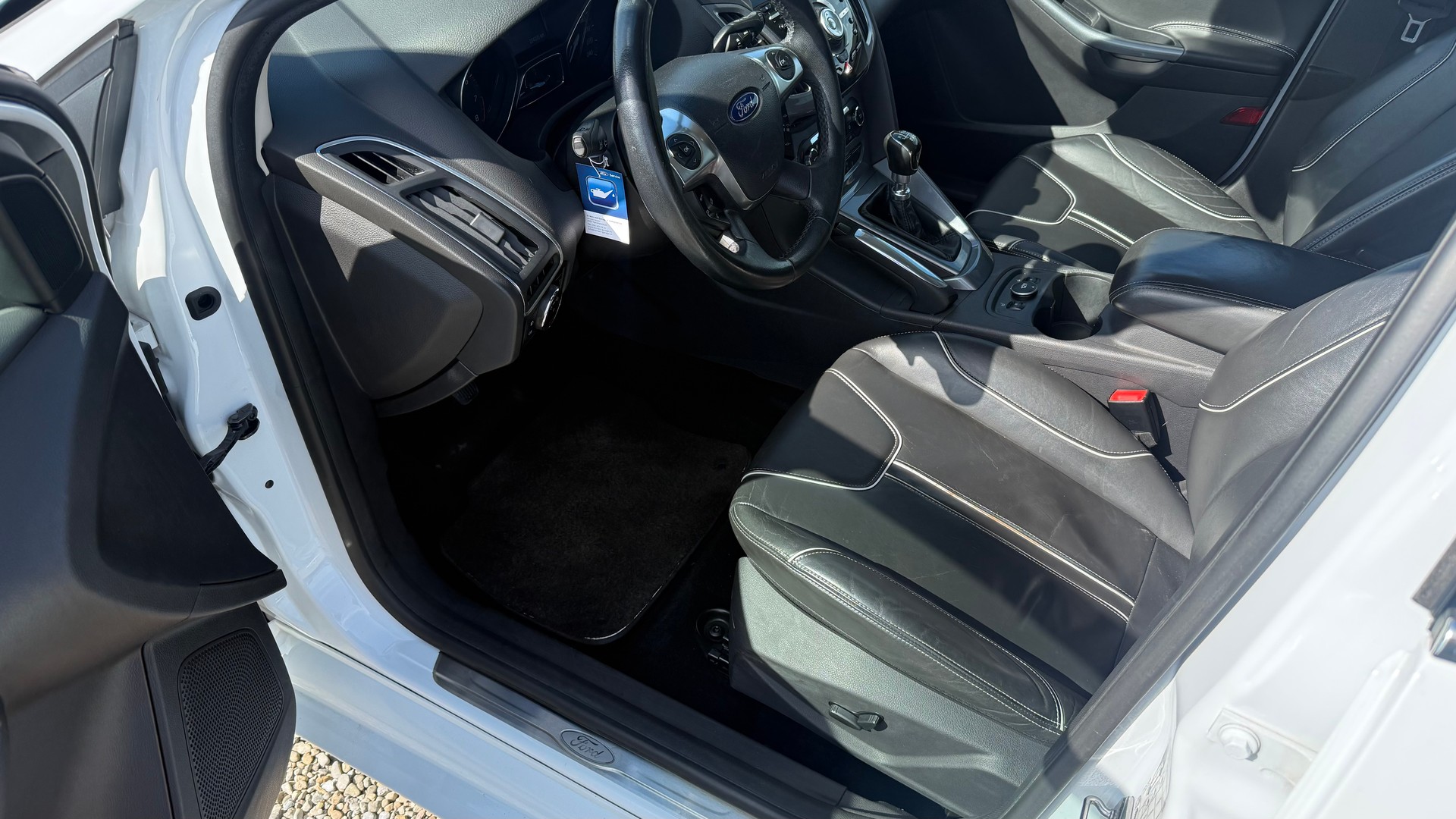 FORD Focus 1.6 SCTi Titanium-image-1