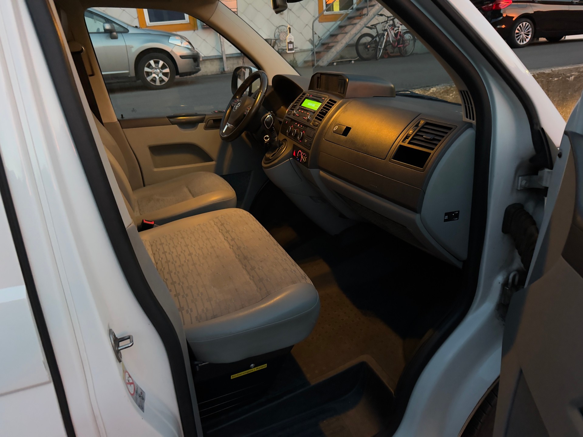 VW T5 2.0 Bi-TDI BMT 4Motion DSG-image-9