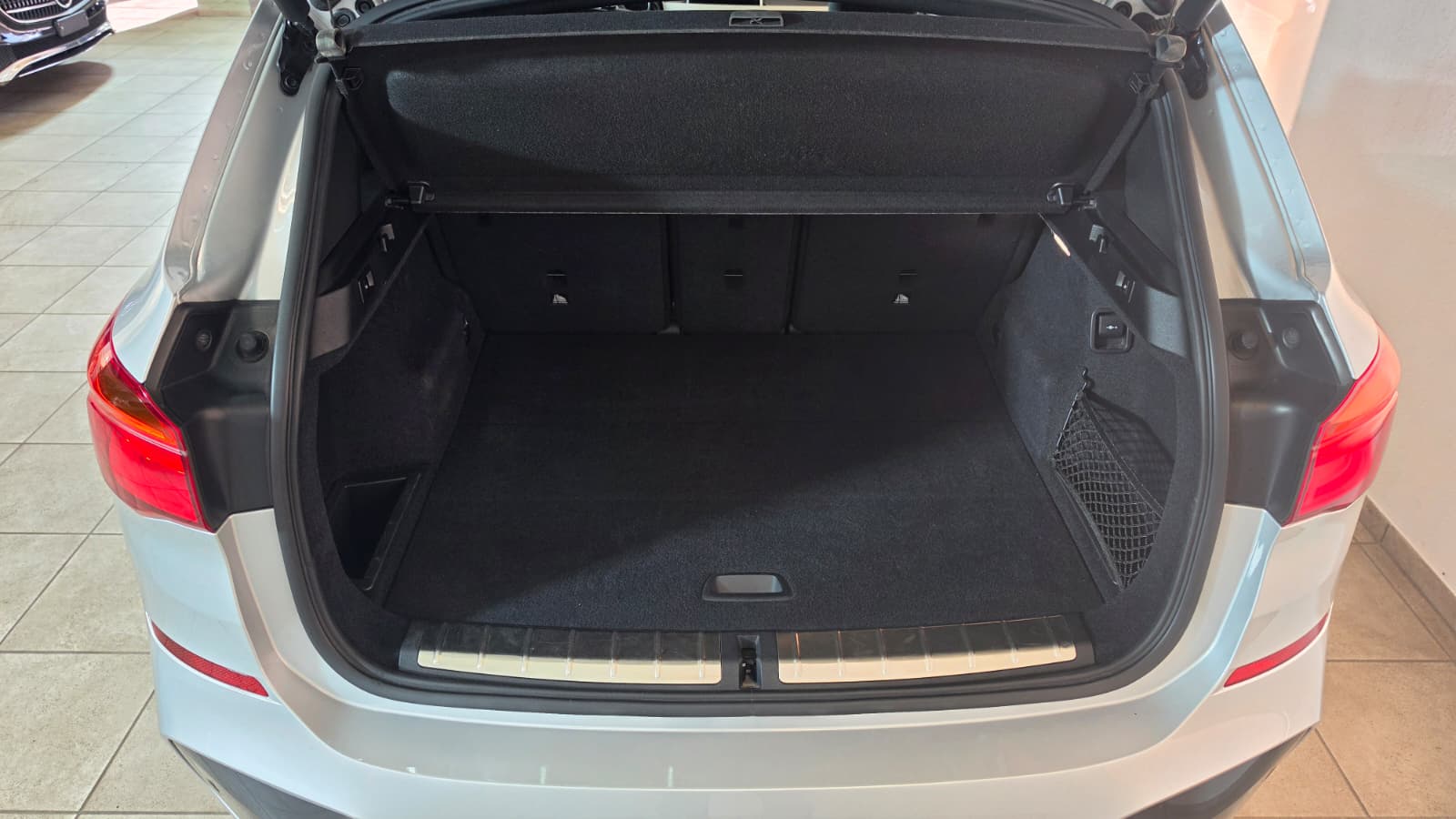 BMW X1 xDrive 20i M Sport Steptronic, TOP AUSTATTUNG, SCHWEIZER FAHRZEUG, FRISCH AB SERVICE-image-12