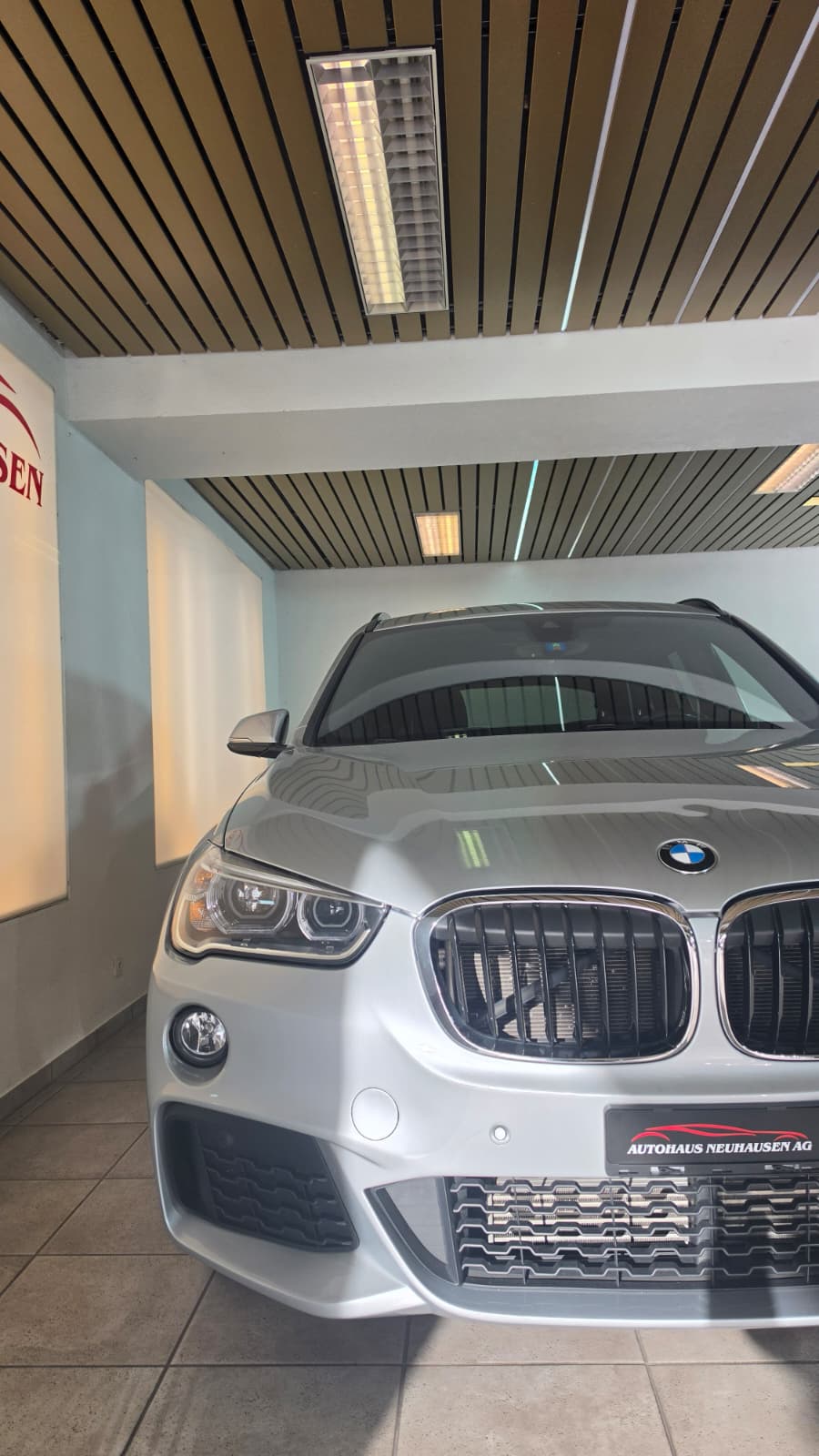 BMW X1 xDrive 20i M Sport Steptronic, TOP AUSTATTUNG, SCHWEIZER FAHRZEUG, FRISCH AB SERVICE-image-3